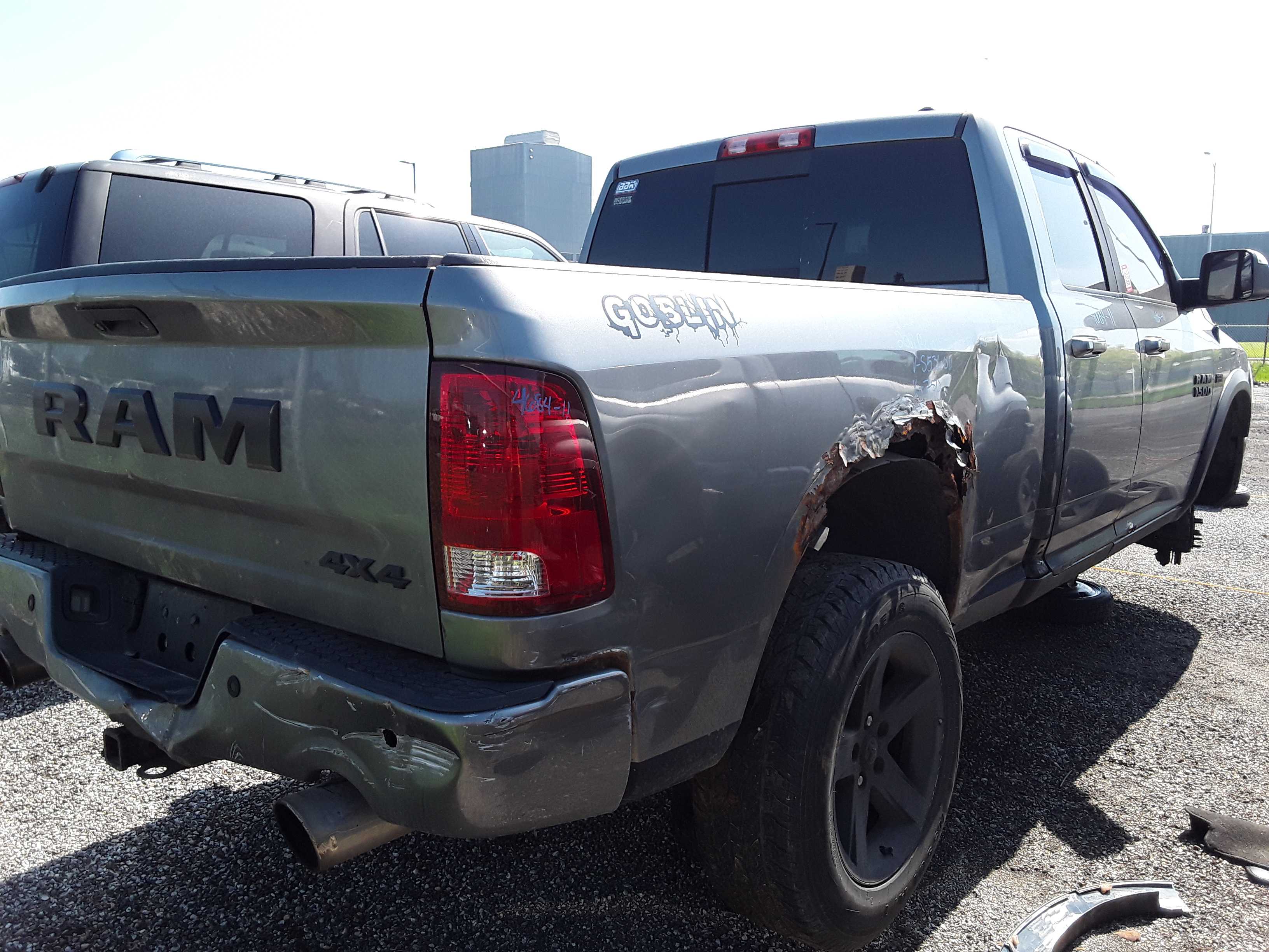 DODGE RAM 1500 2011