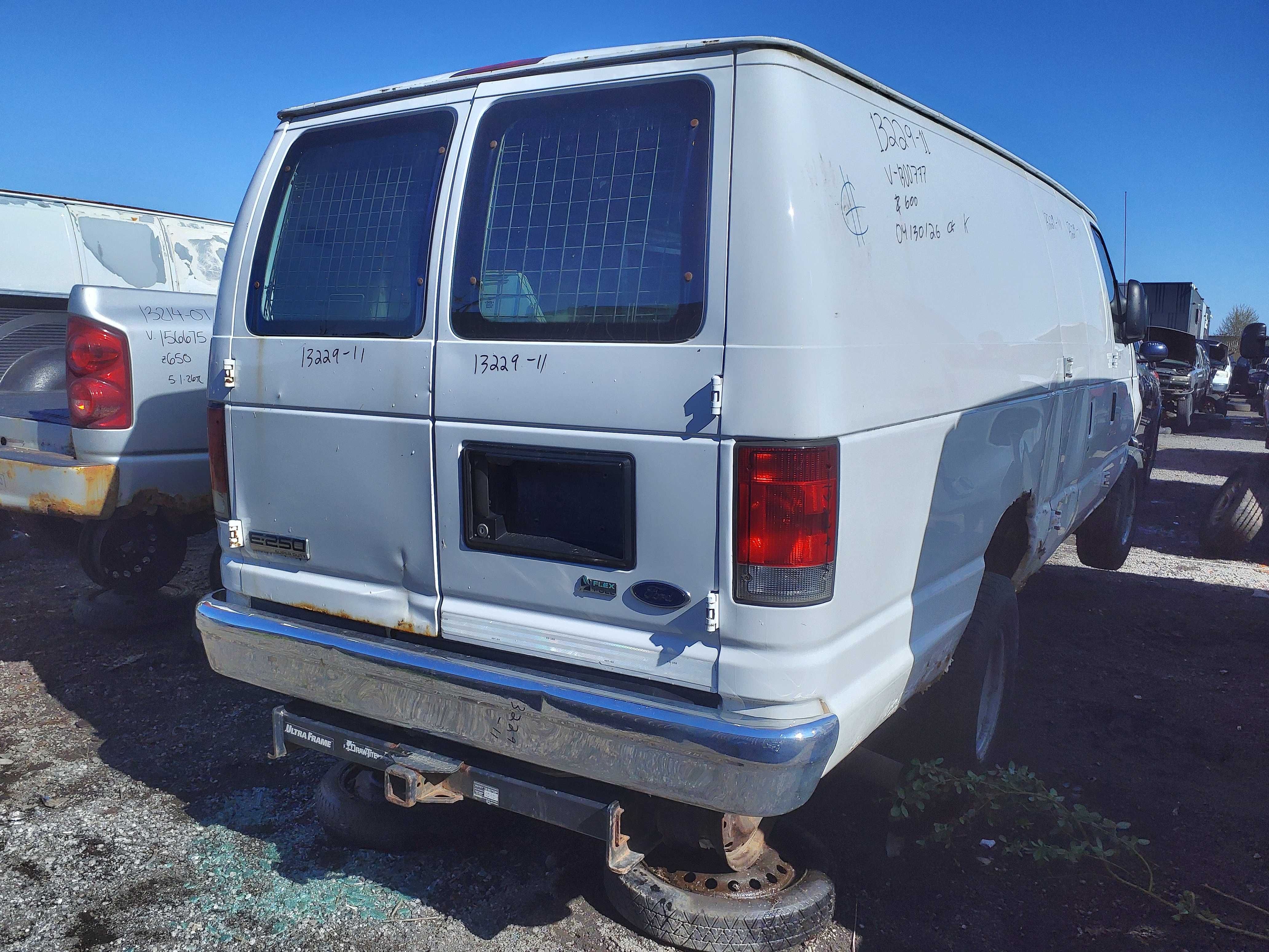 FORD ECONOLINE 2011