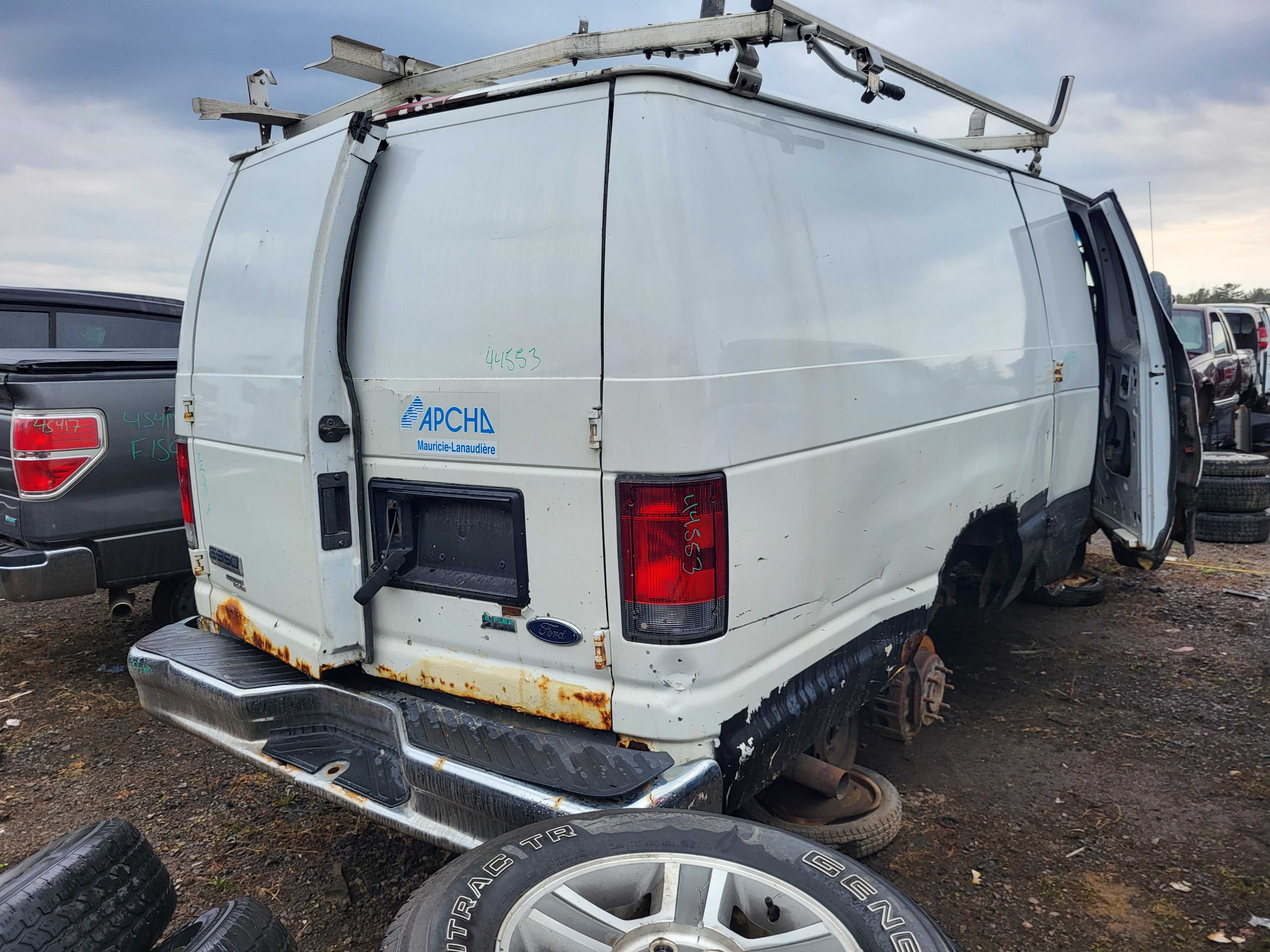 FORD ECONOLINE 2012