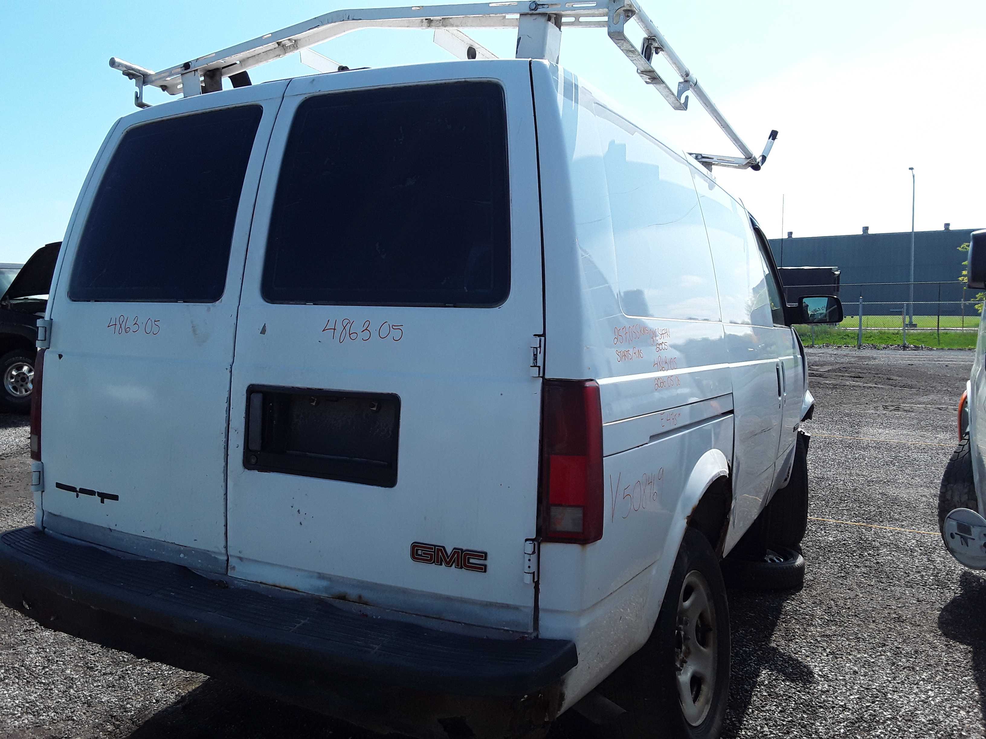GMC SAFARI 2005