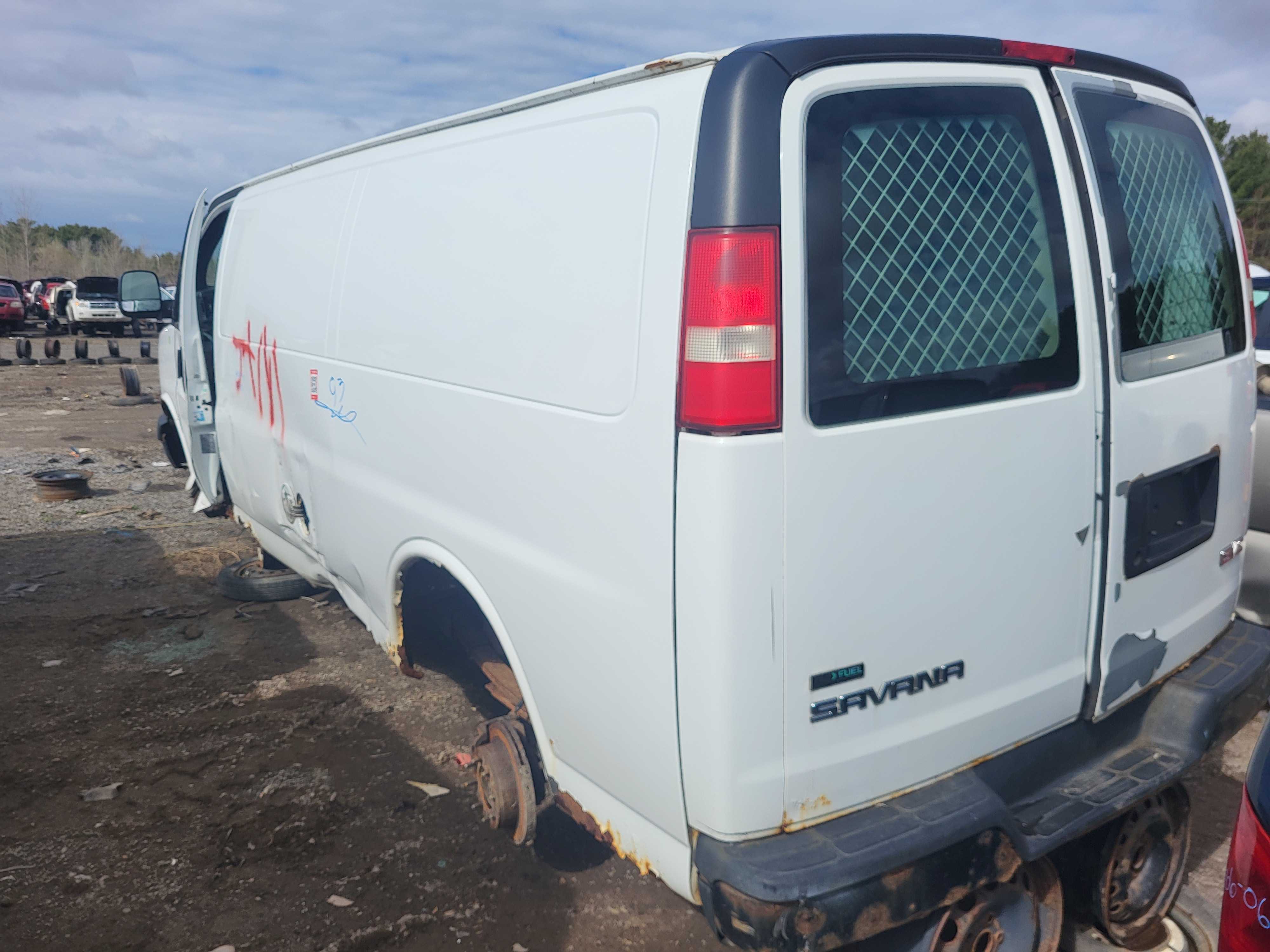 GMC SAVANA CARGO 2010