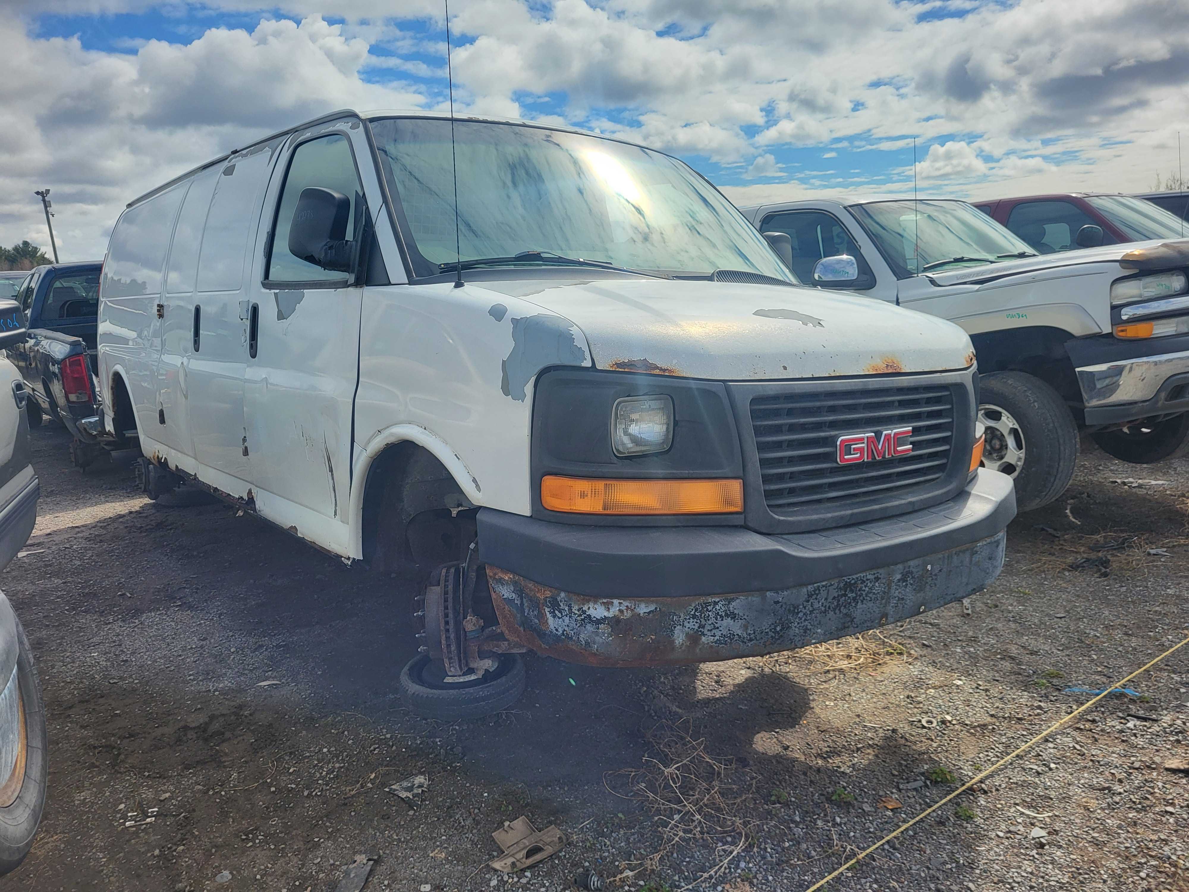 GMC SAVANA CARGO 2010