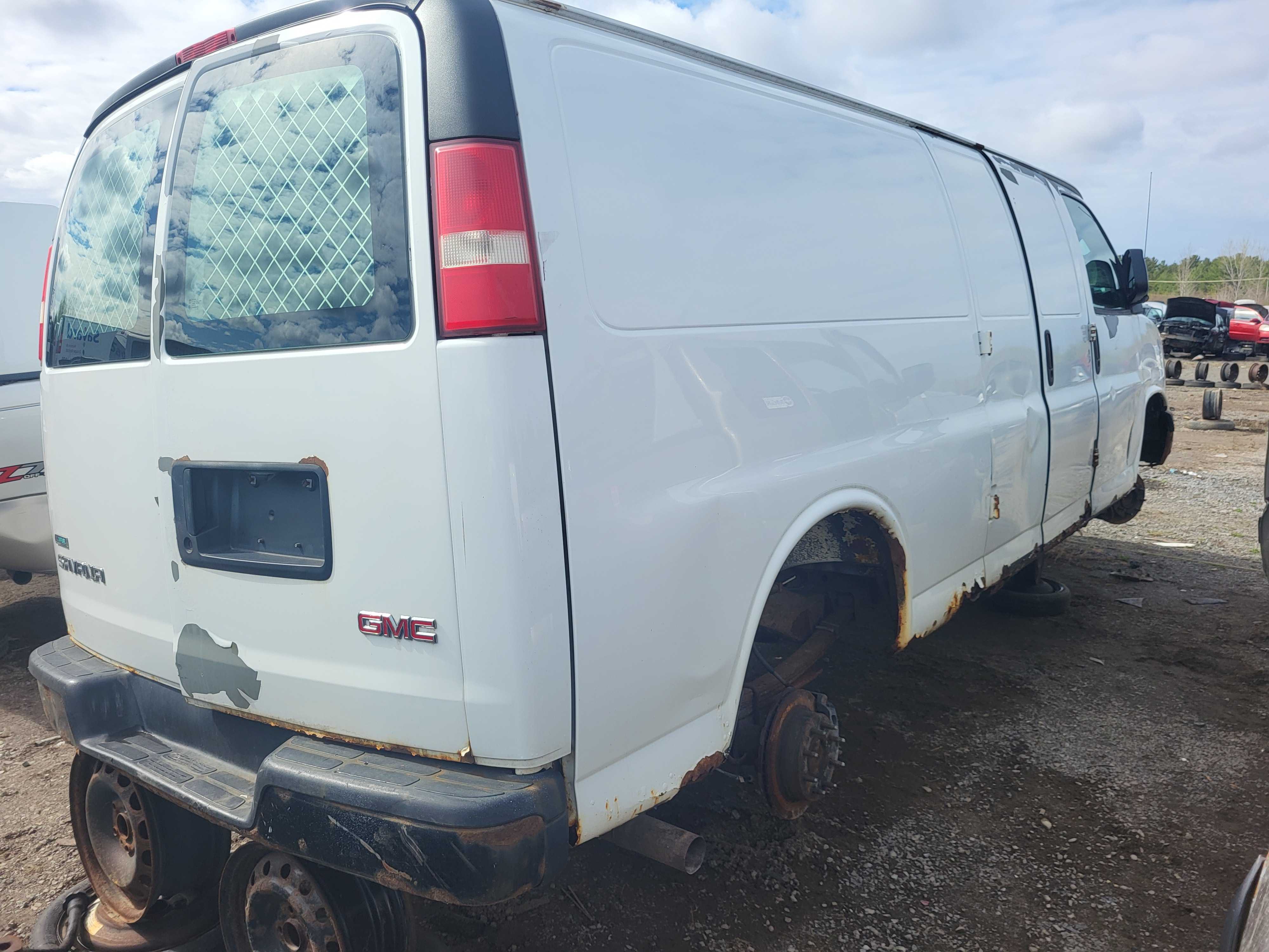 GMC SAVANA CARGO 2010