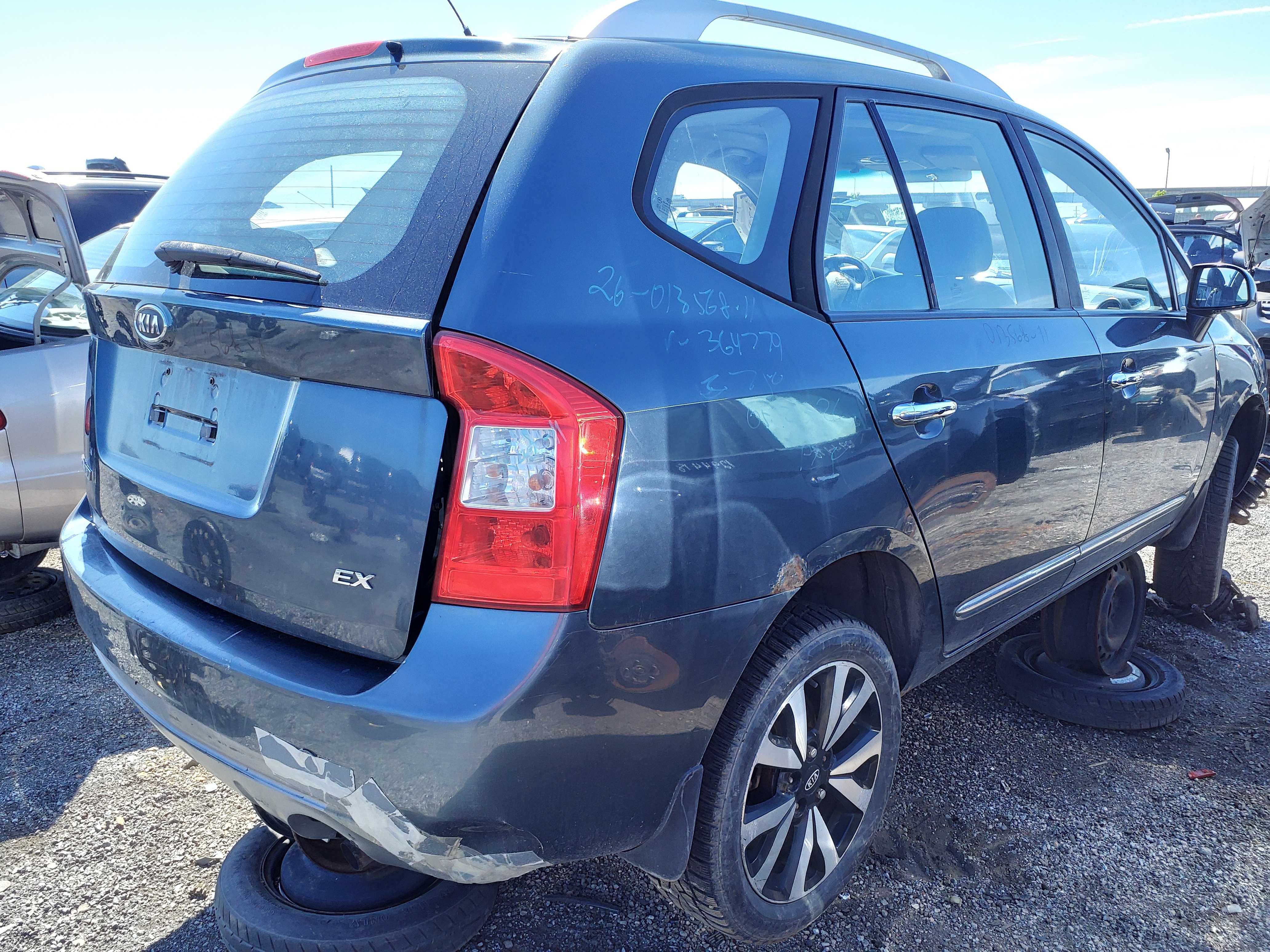 KIA RONDO 2011