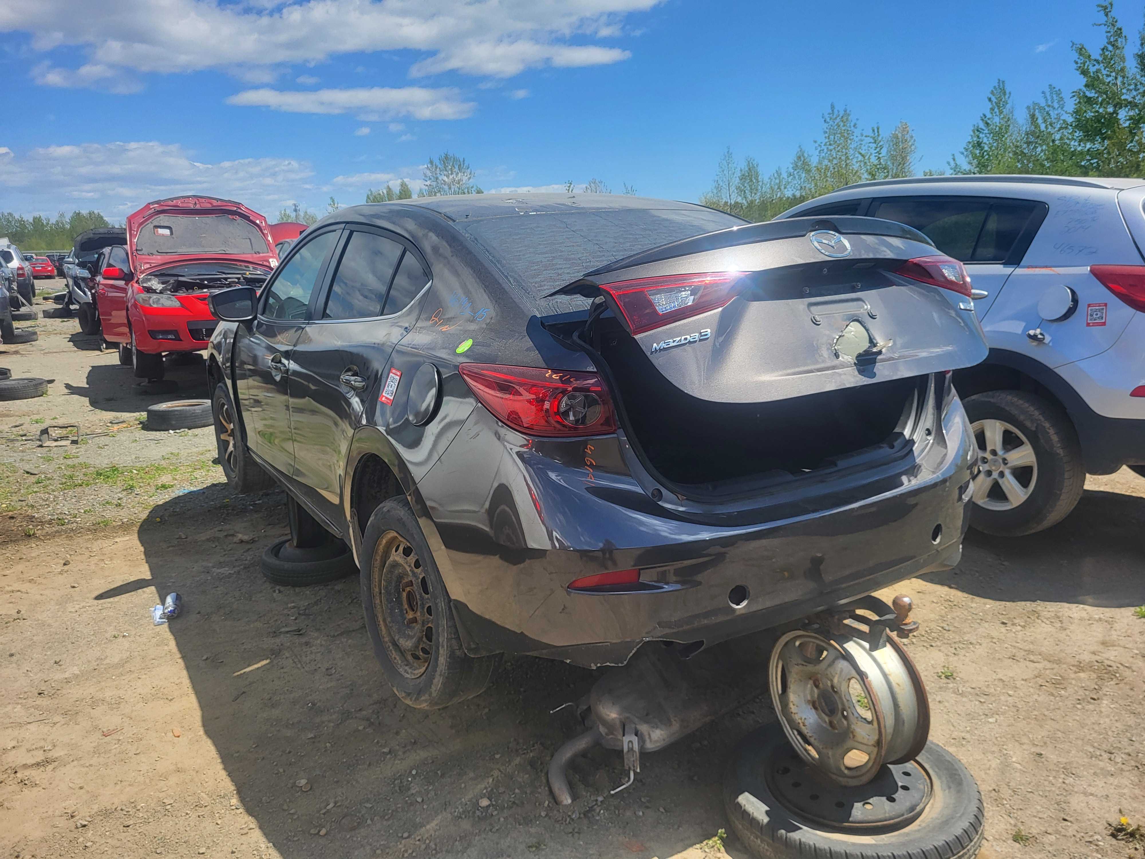 MAZDA MAZDA3 2015