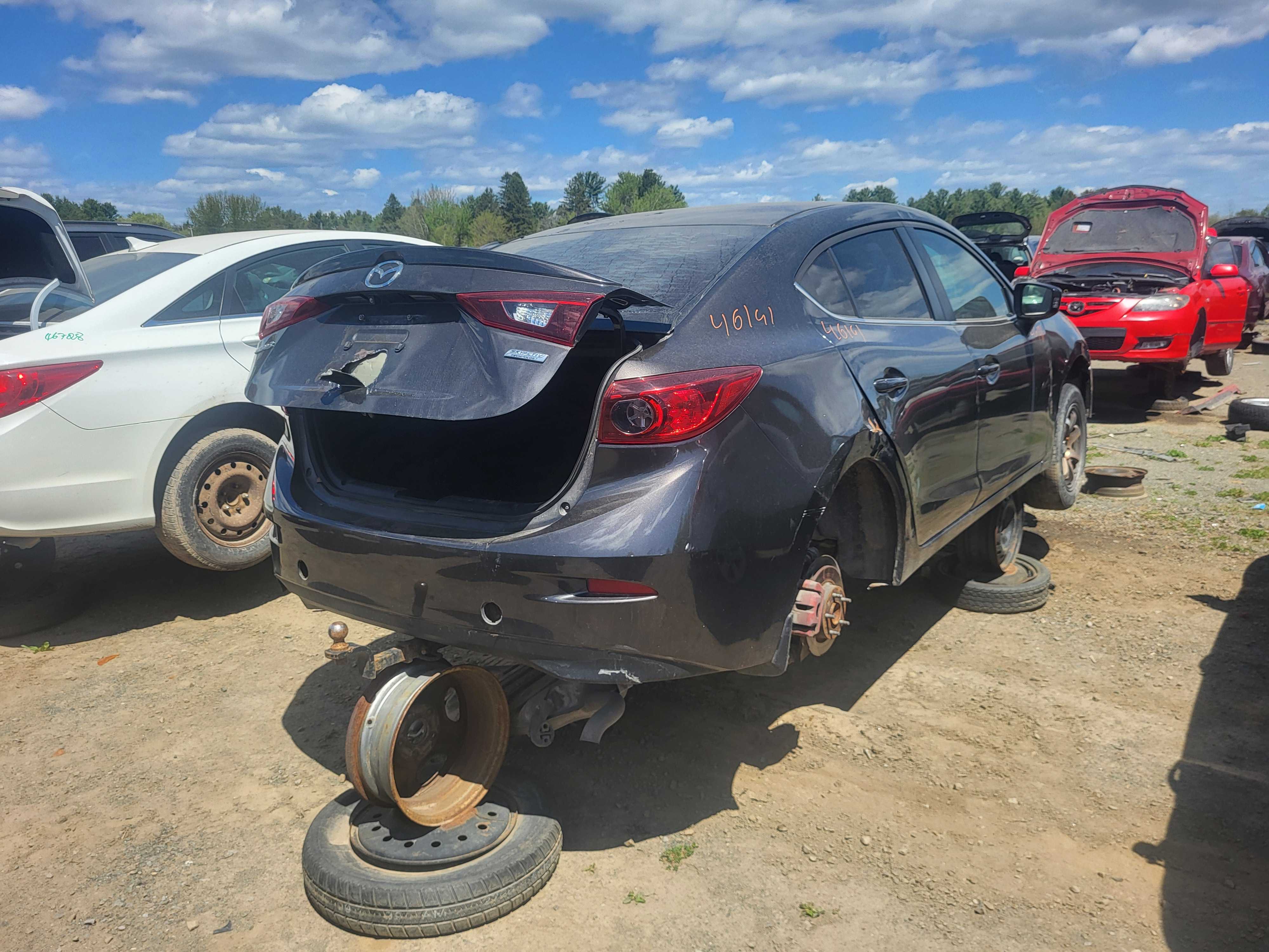 MAZDA MAZDA3 2015