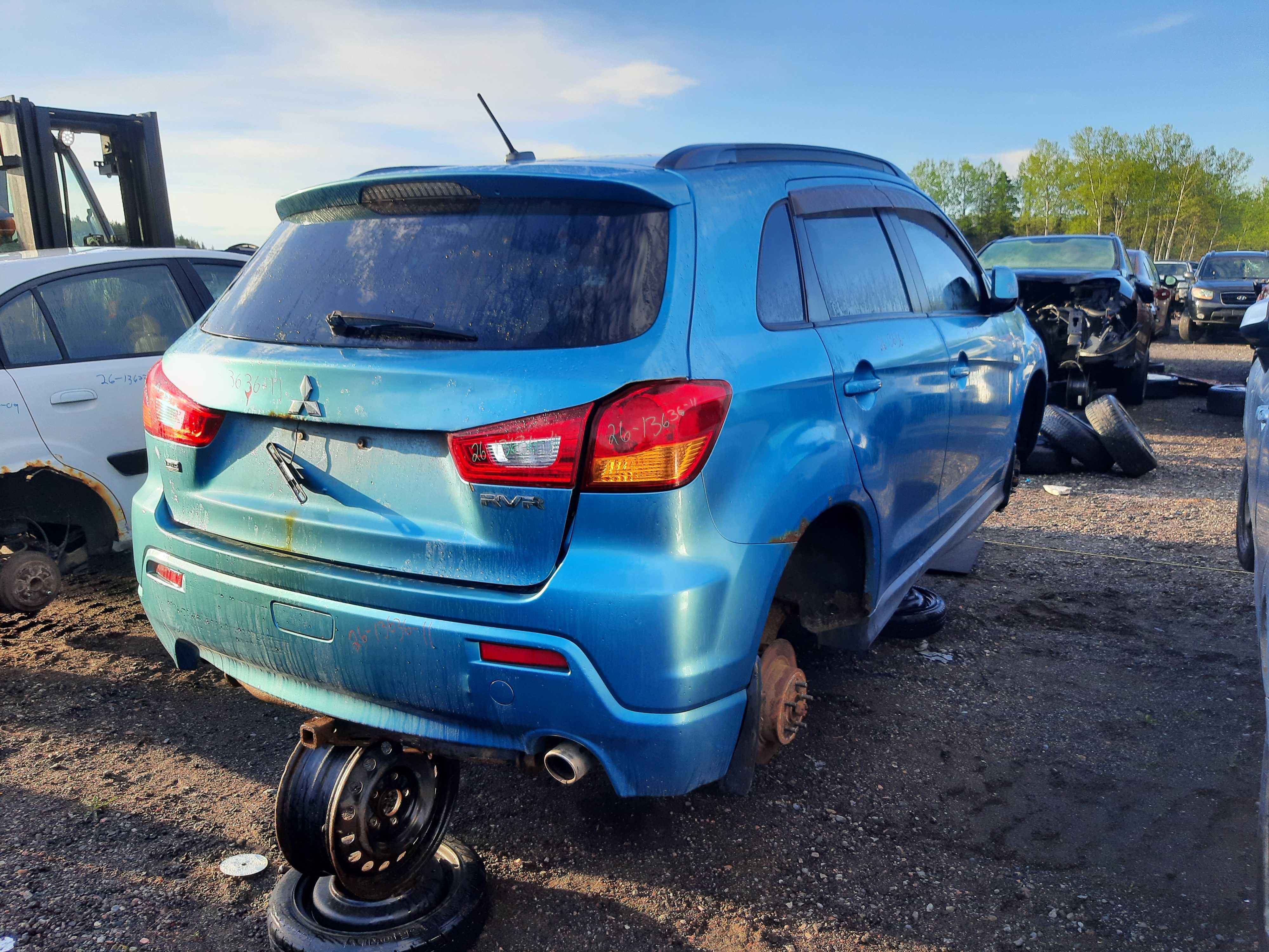MITSUBISHI RVR 2011