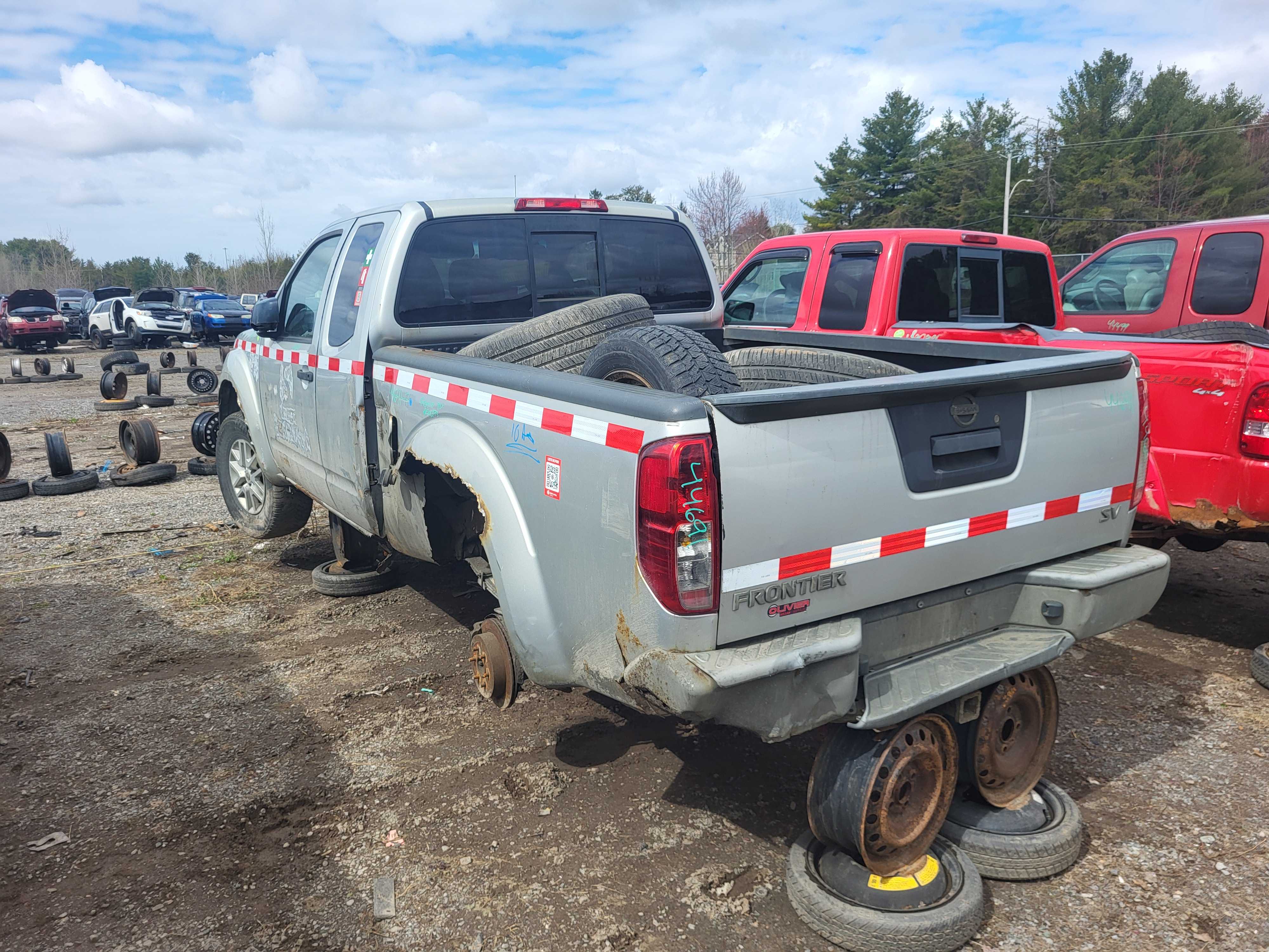 NISSAN FRONTIER 2017