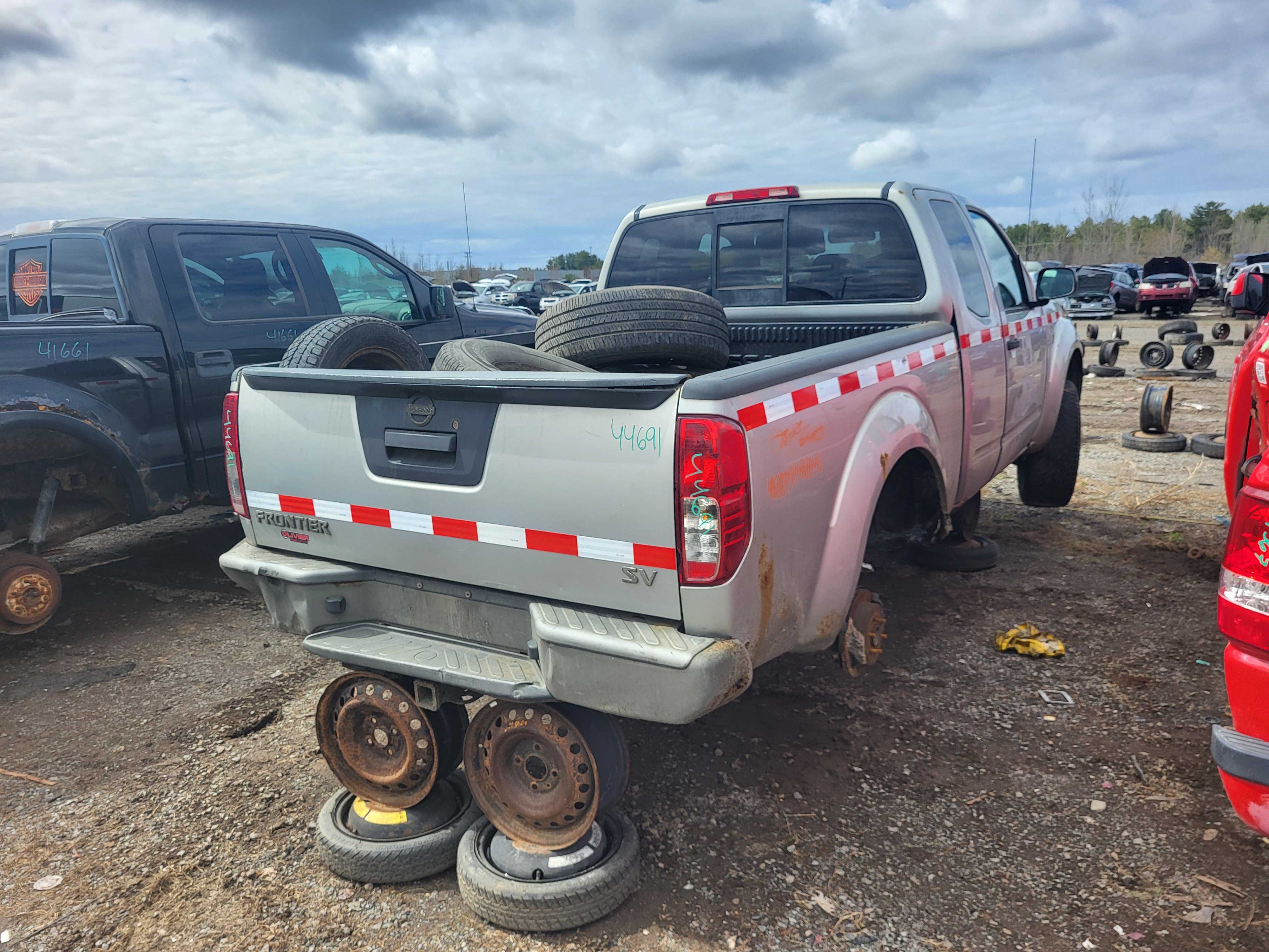 NISSAN FRONTIER 2017