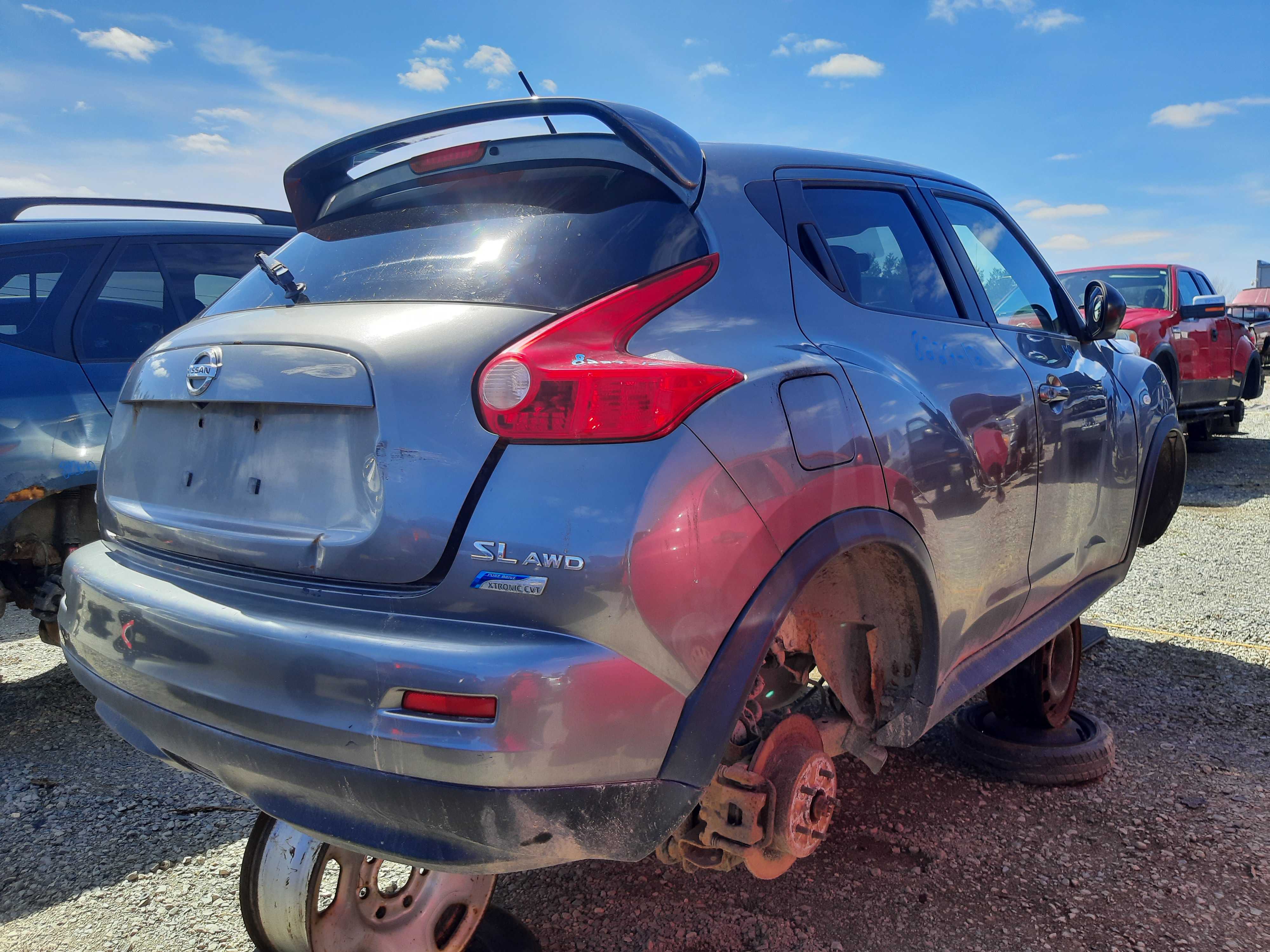 NISSAN JUKE 2012