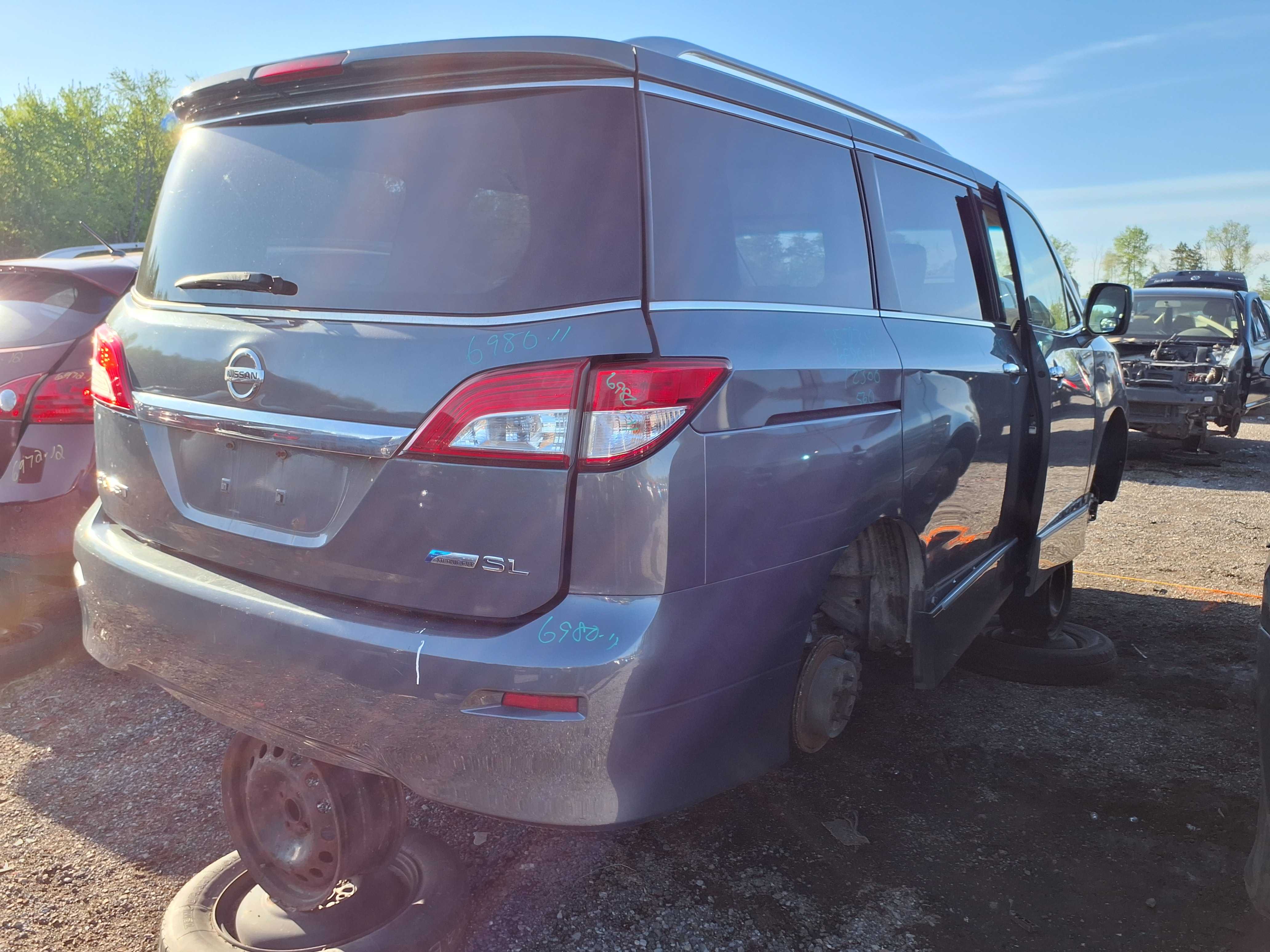 NISSAN QUEST 2011