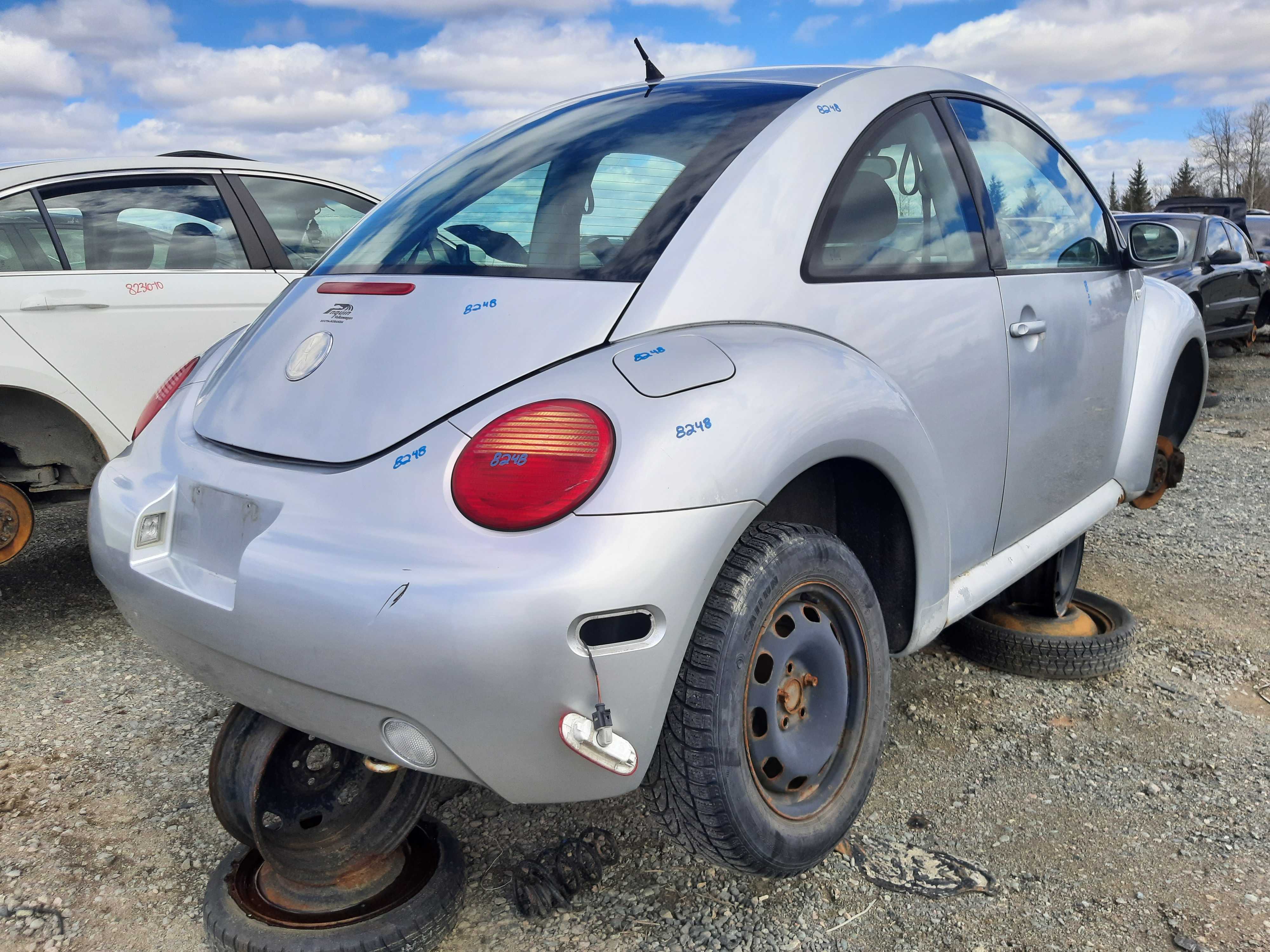 VOLKSWAGEN NEW BEETLE 2003