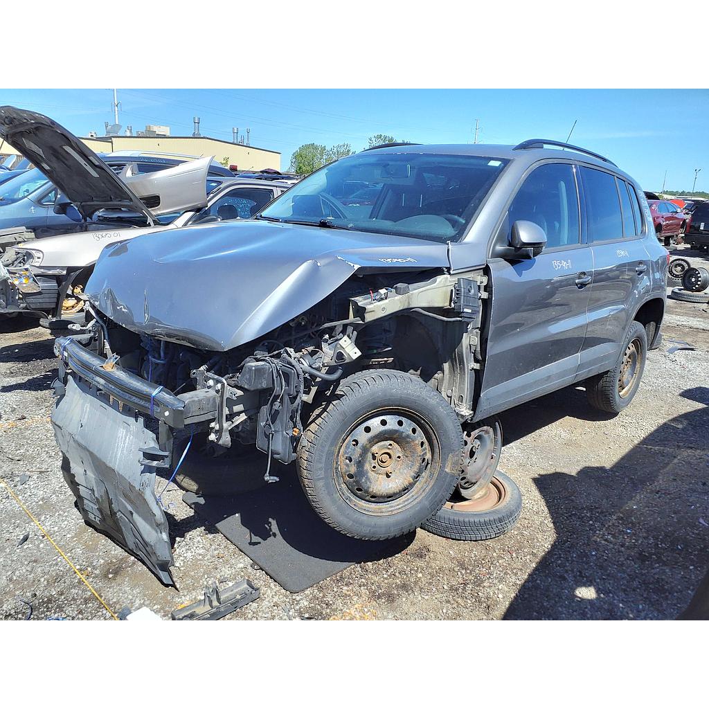 VOLKSWAGEN TIGUAN 2011