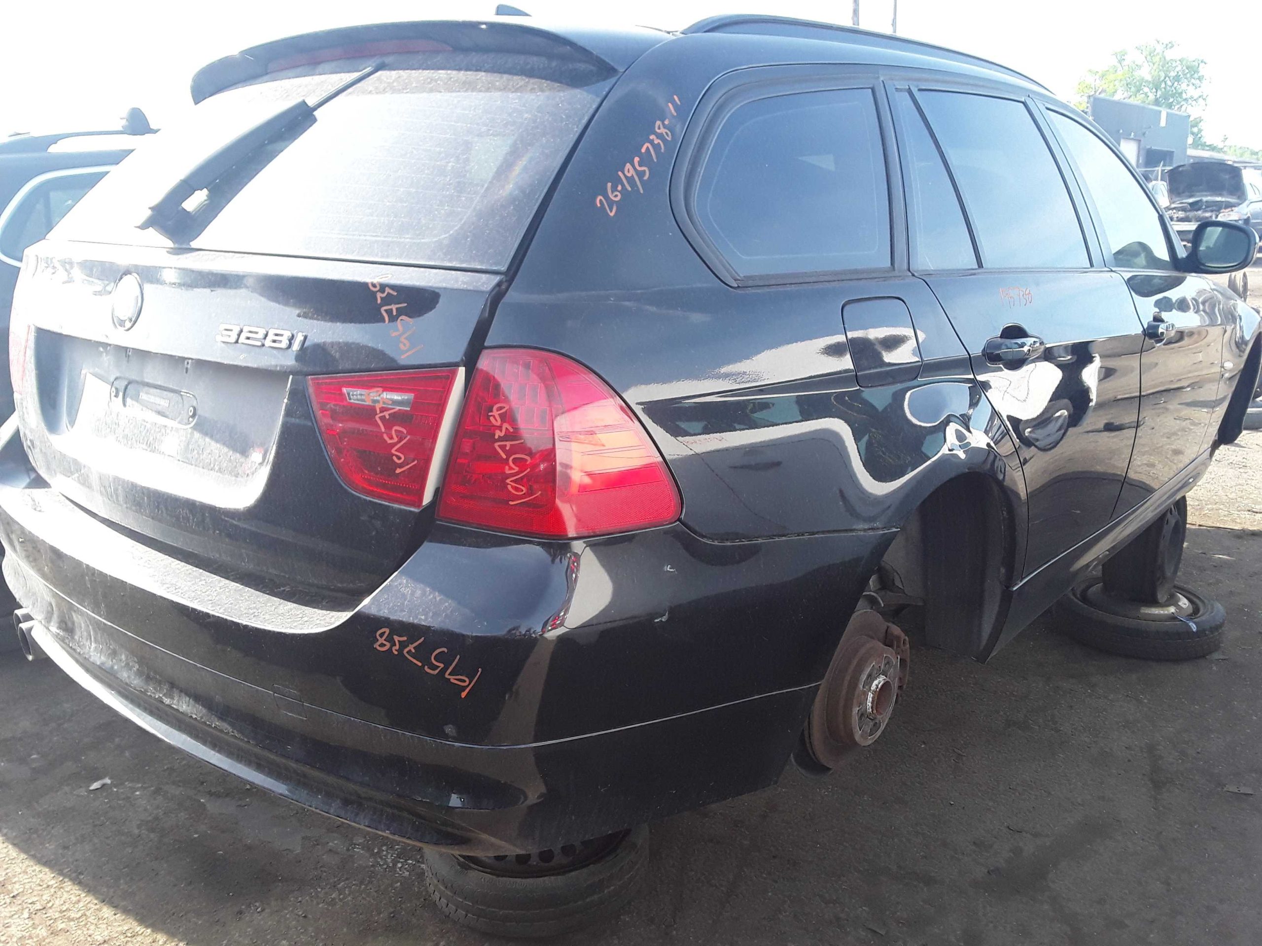BMW 328 2011