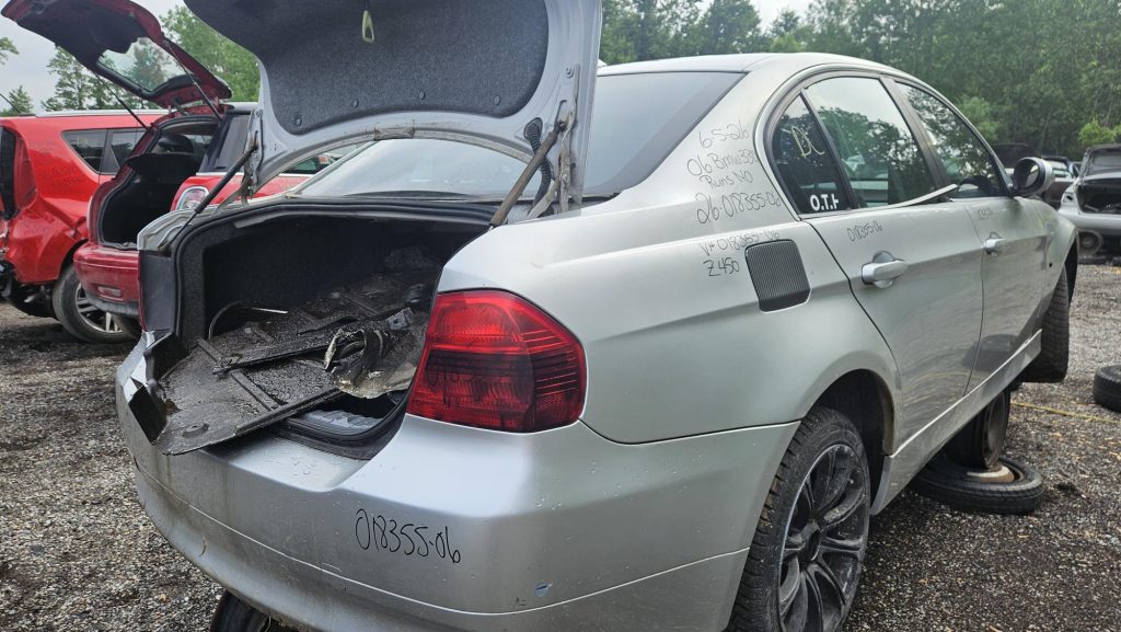 BMW 330 2006