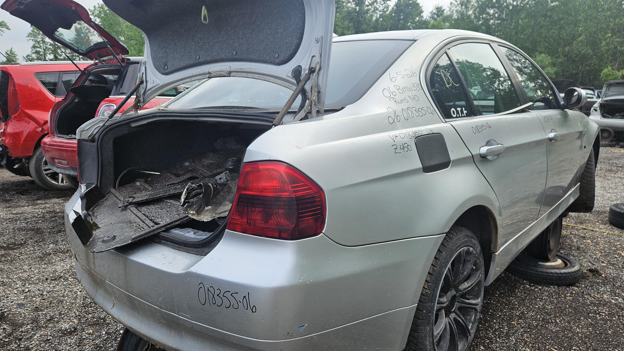 BMW 330 2006