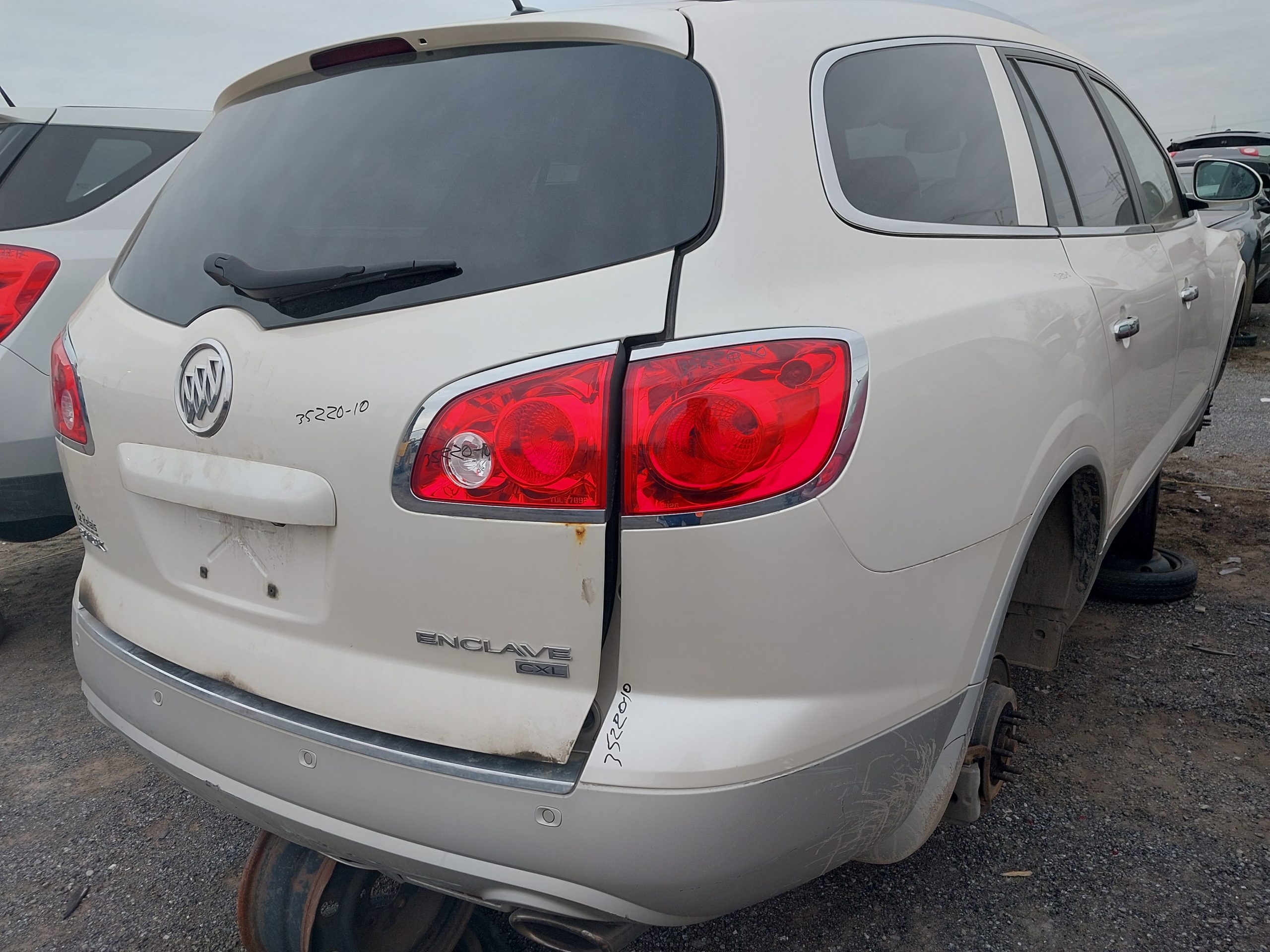 BUICK ENCLAVE 2010