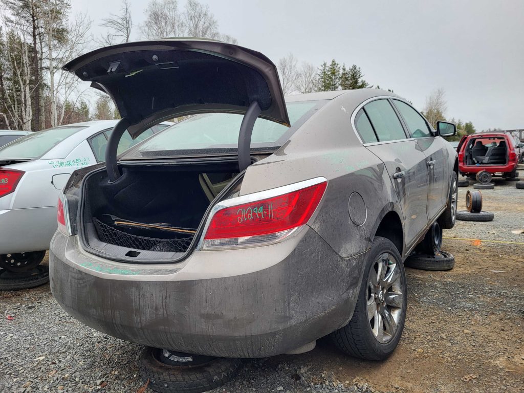 BUICK LACROSSE 2011