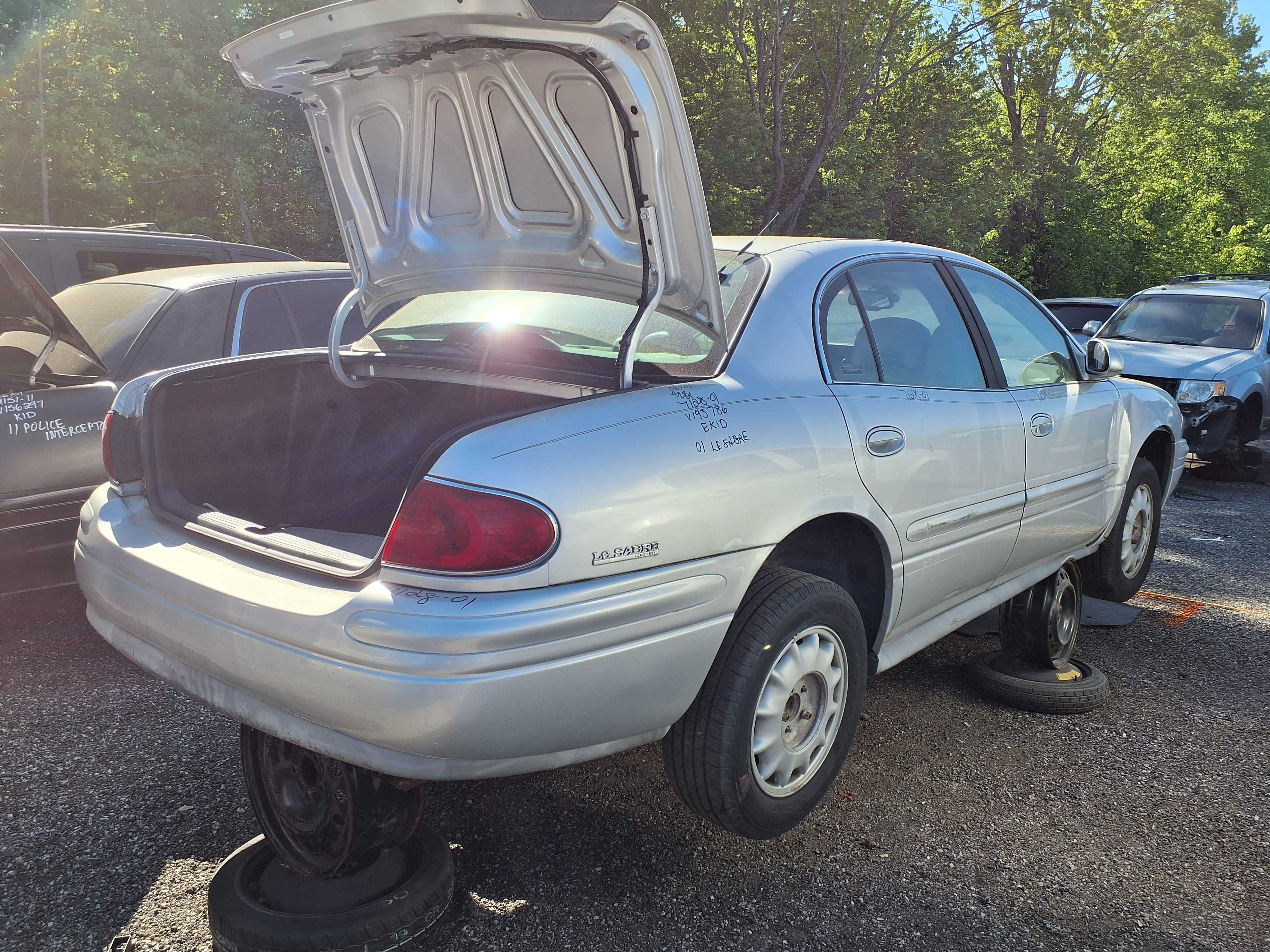 BUICK LESABRE 2001