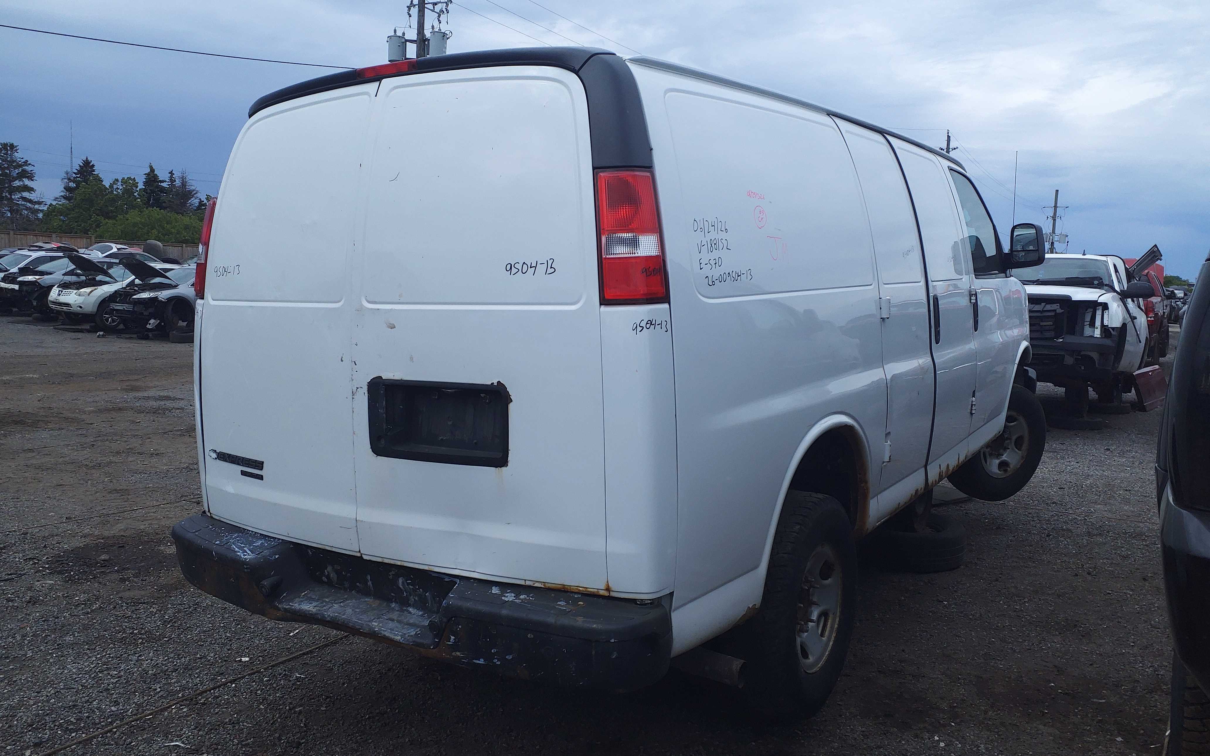 CHEVROLET EXPRESS VAN 2013