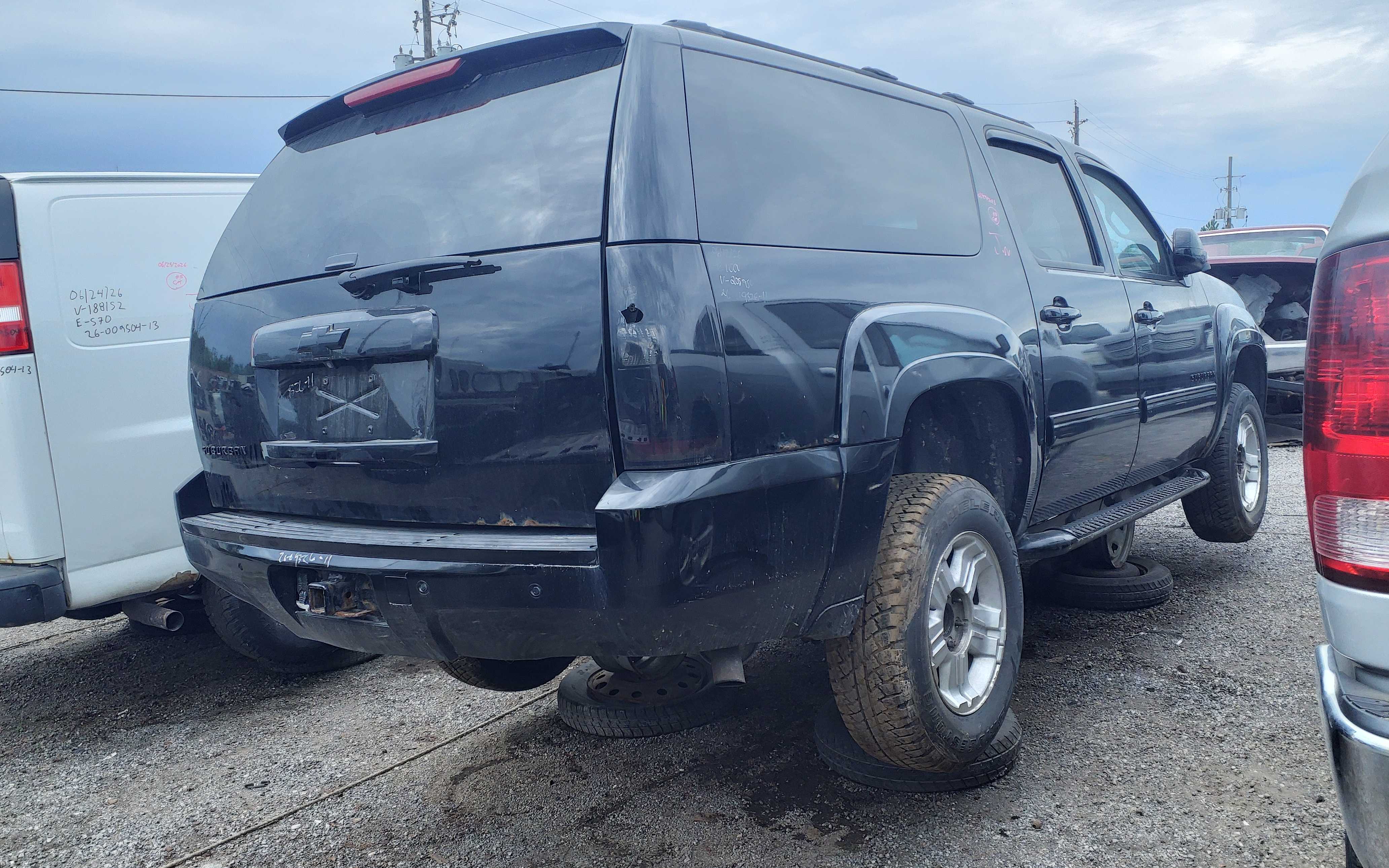 CHEVROLET SUBURBAN 2011
