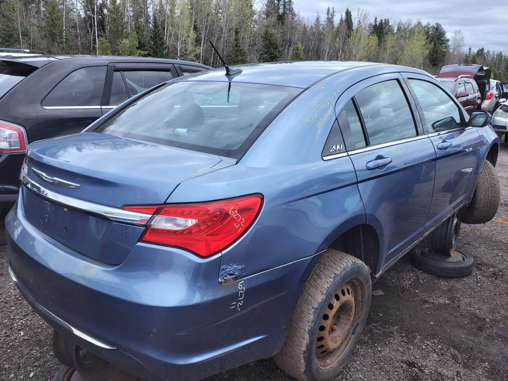 CHRYSLER 200 2011