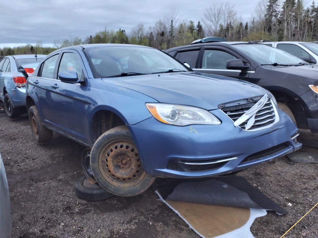 CHRYSLER 200 2011