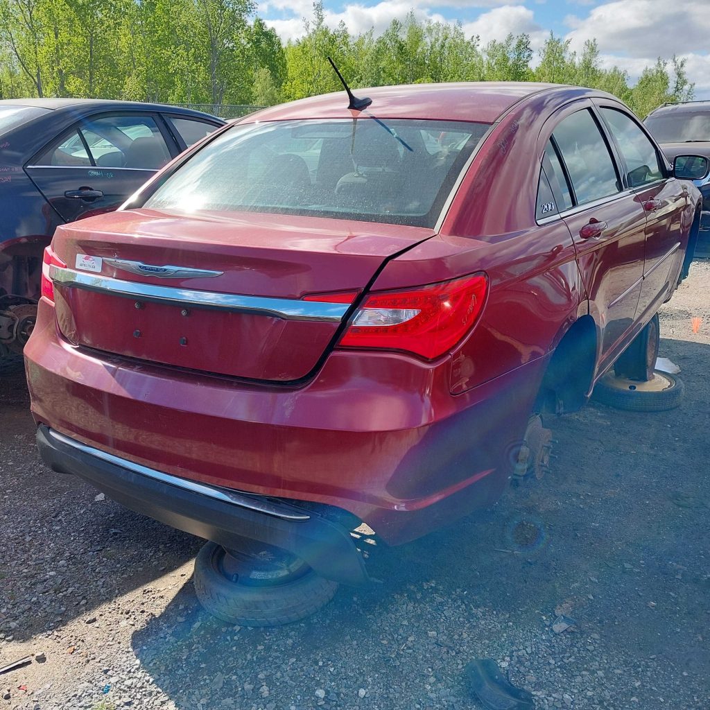 CHRYSLER 200 2013