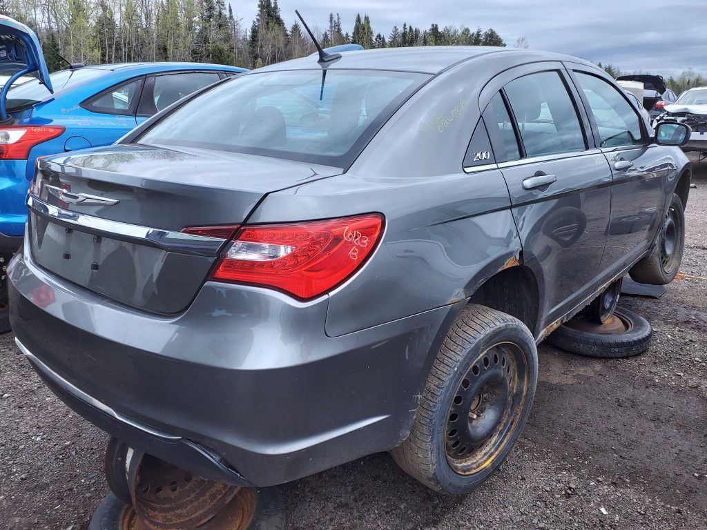 CHRYSLER 200 2013