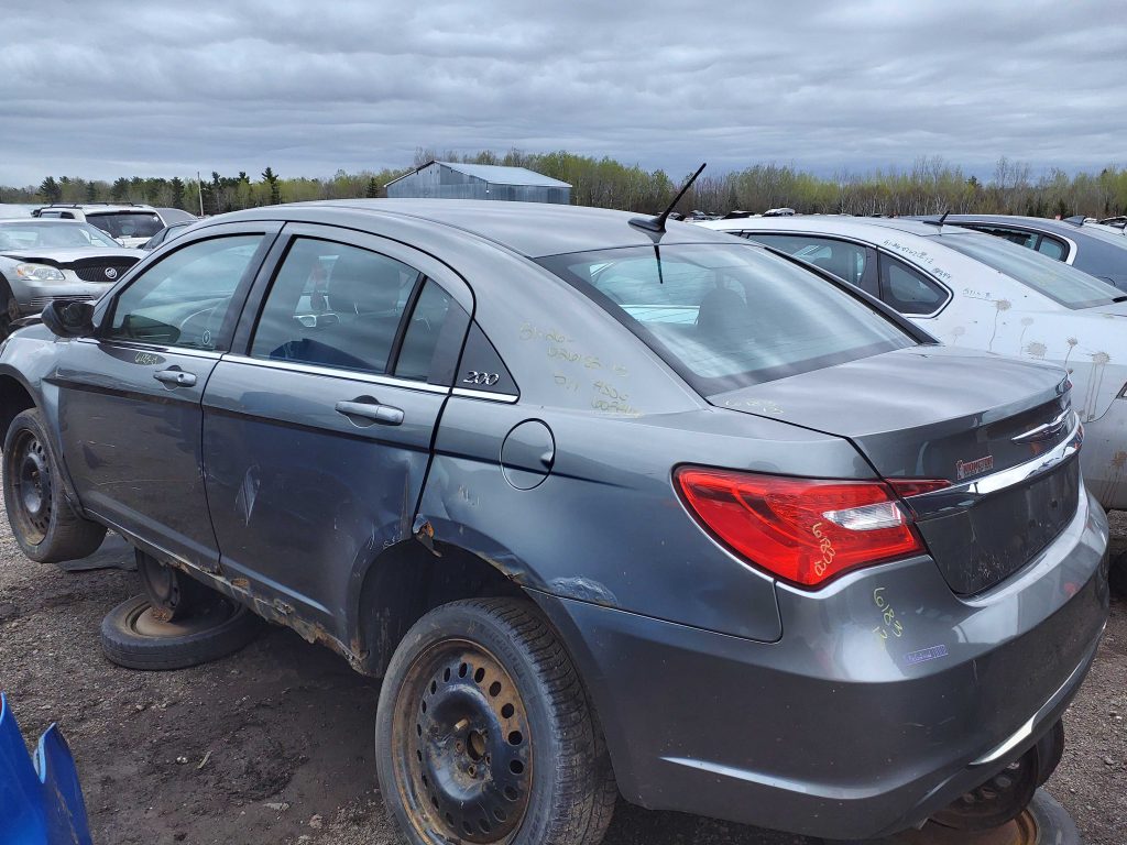 CHRYSLER 200 2013