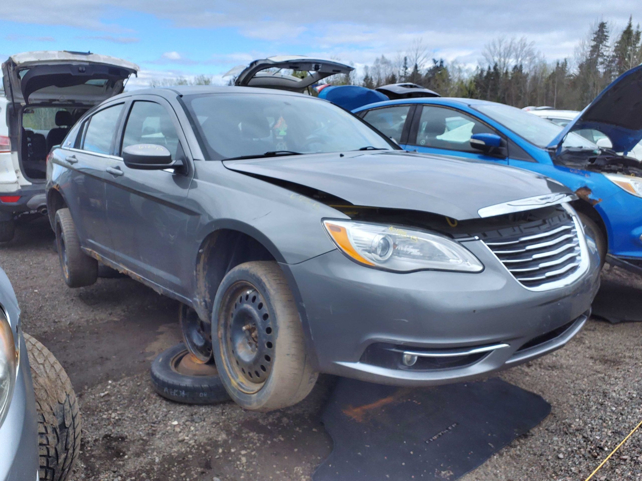 CHRYSLER 200 2013