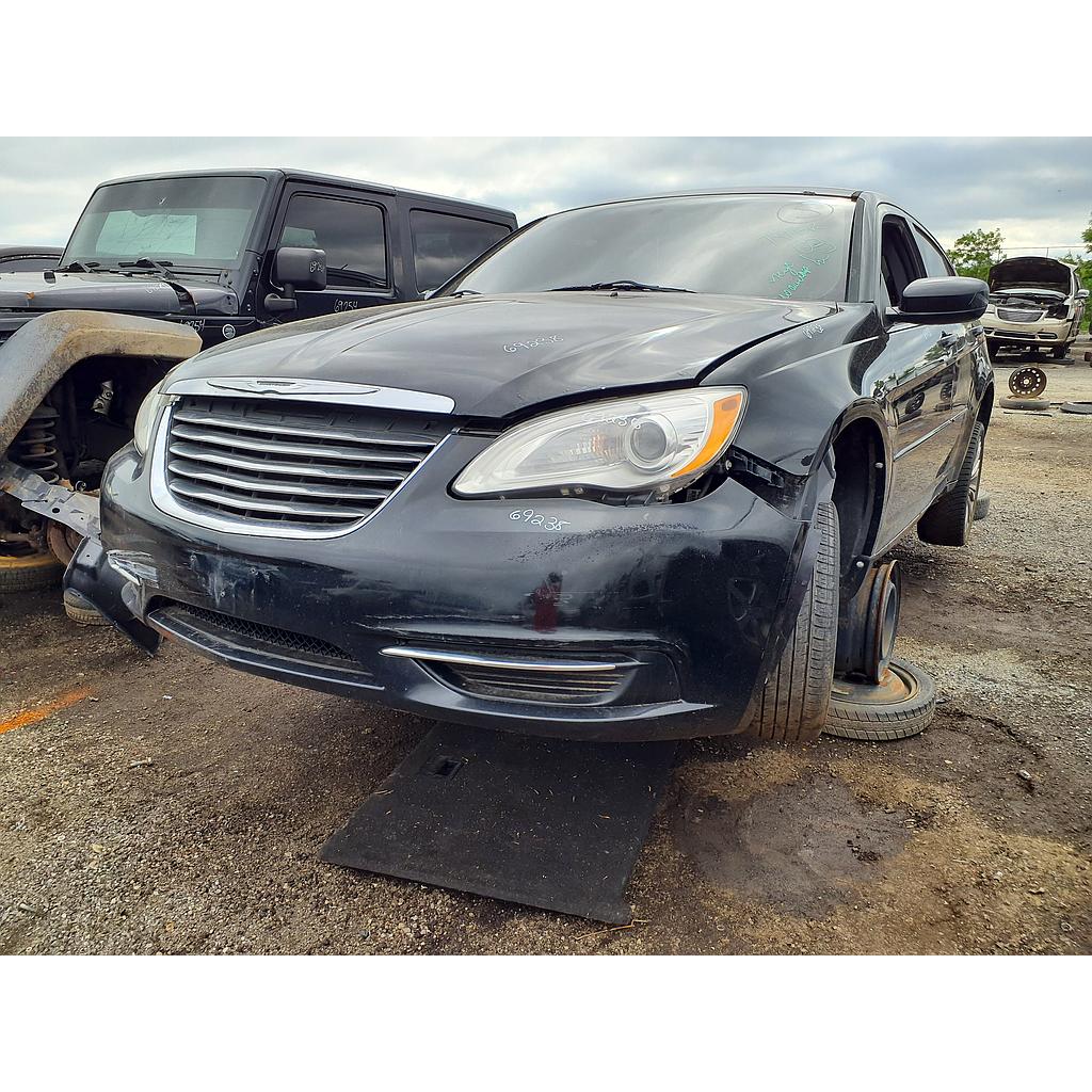 CHRYSLER 200 2013