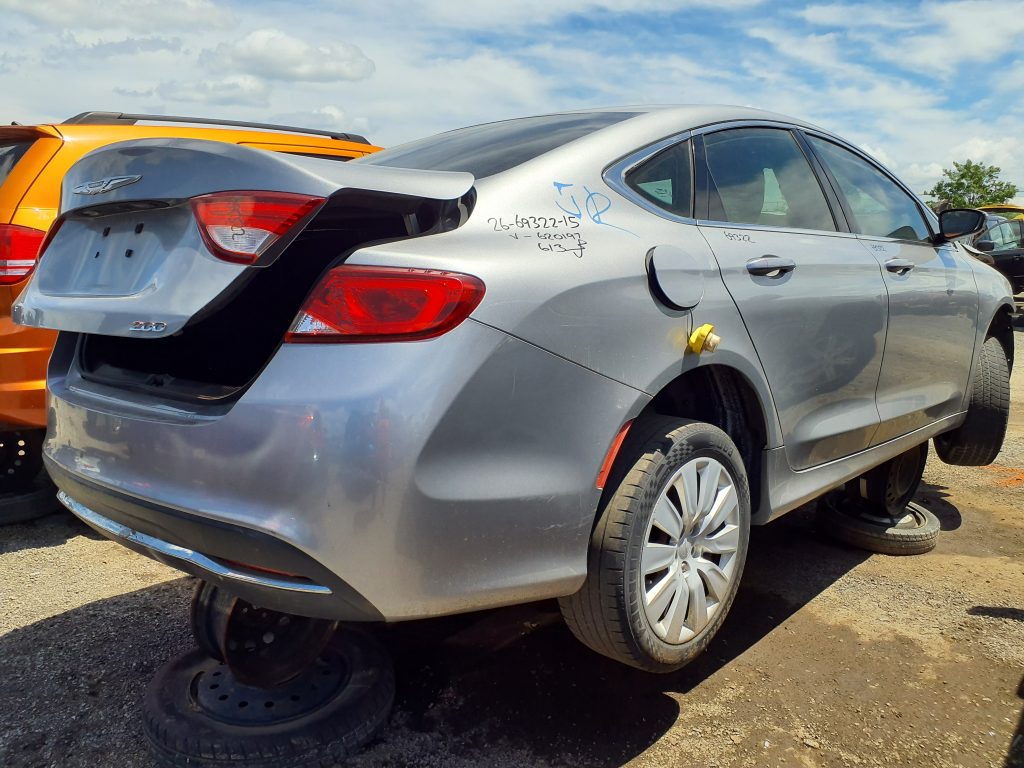 CHRYSLER 200 2015