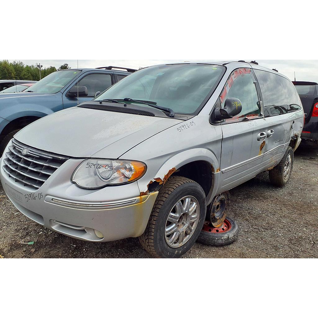 CHRYSLER TOWN & COUNTRY 2005