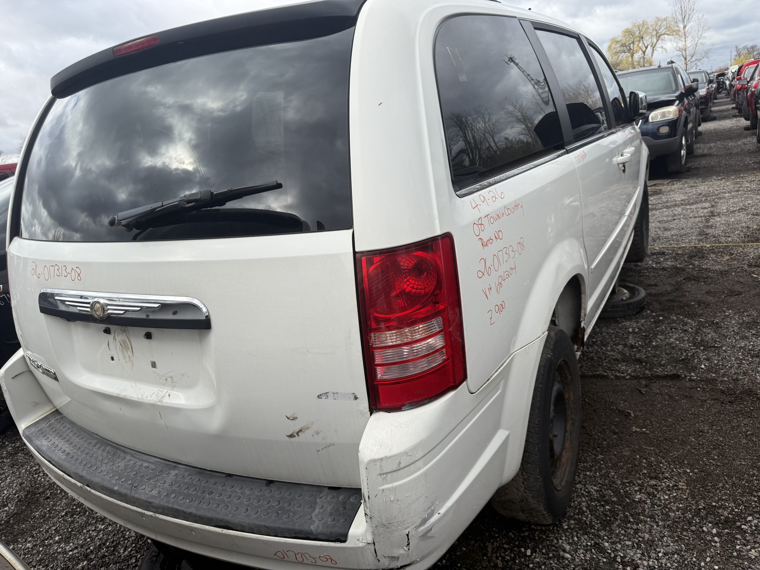 CHRYSLER TOWN & COUNTRY 2008