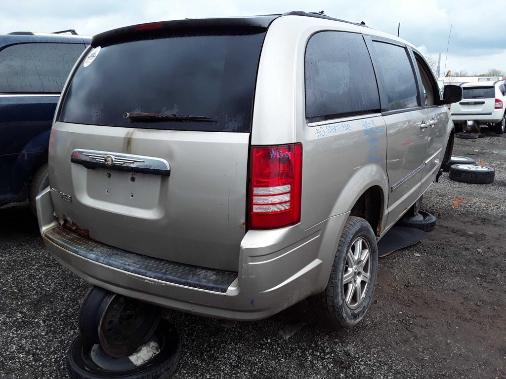 CHRYSLER TOWN & COUNTRY 2008