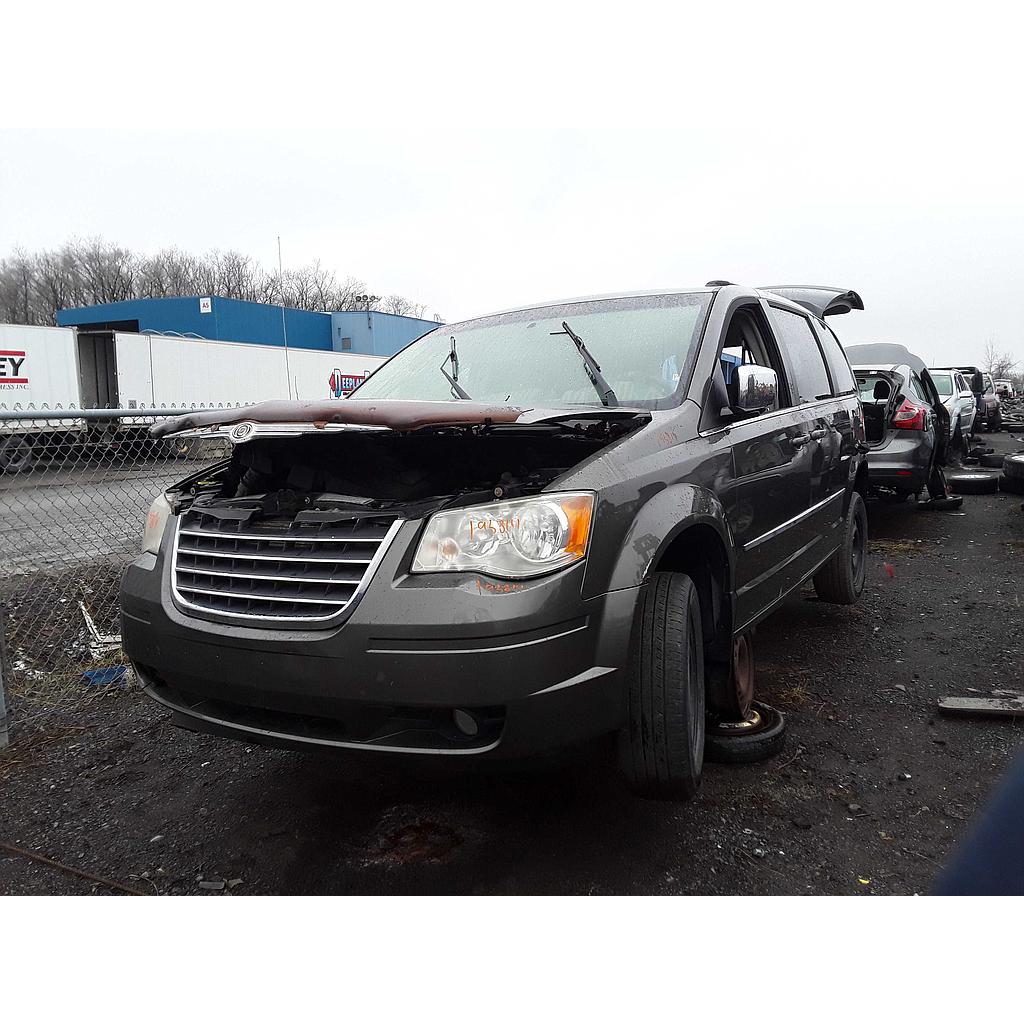 CHRYSLER TOWN & COUNTRY 2010