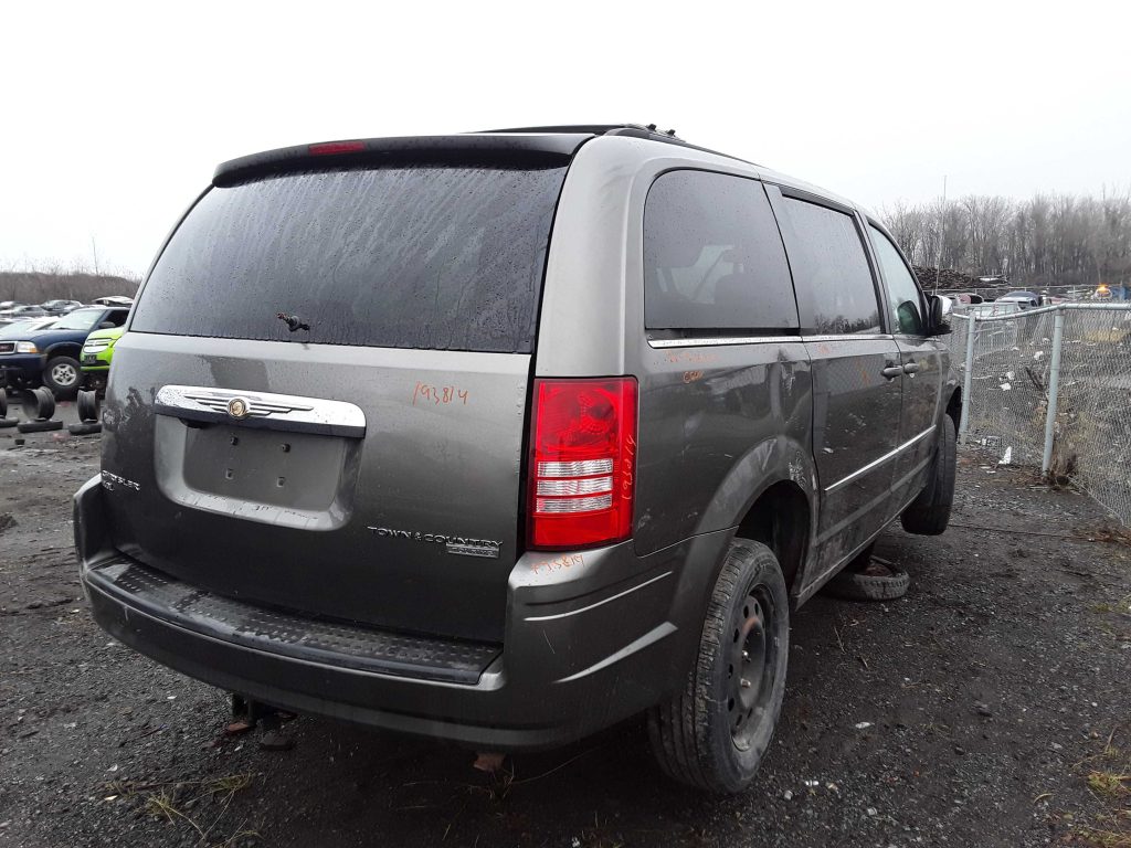 CHRYSLER TOWN & COUNTRY 2010