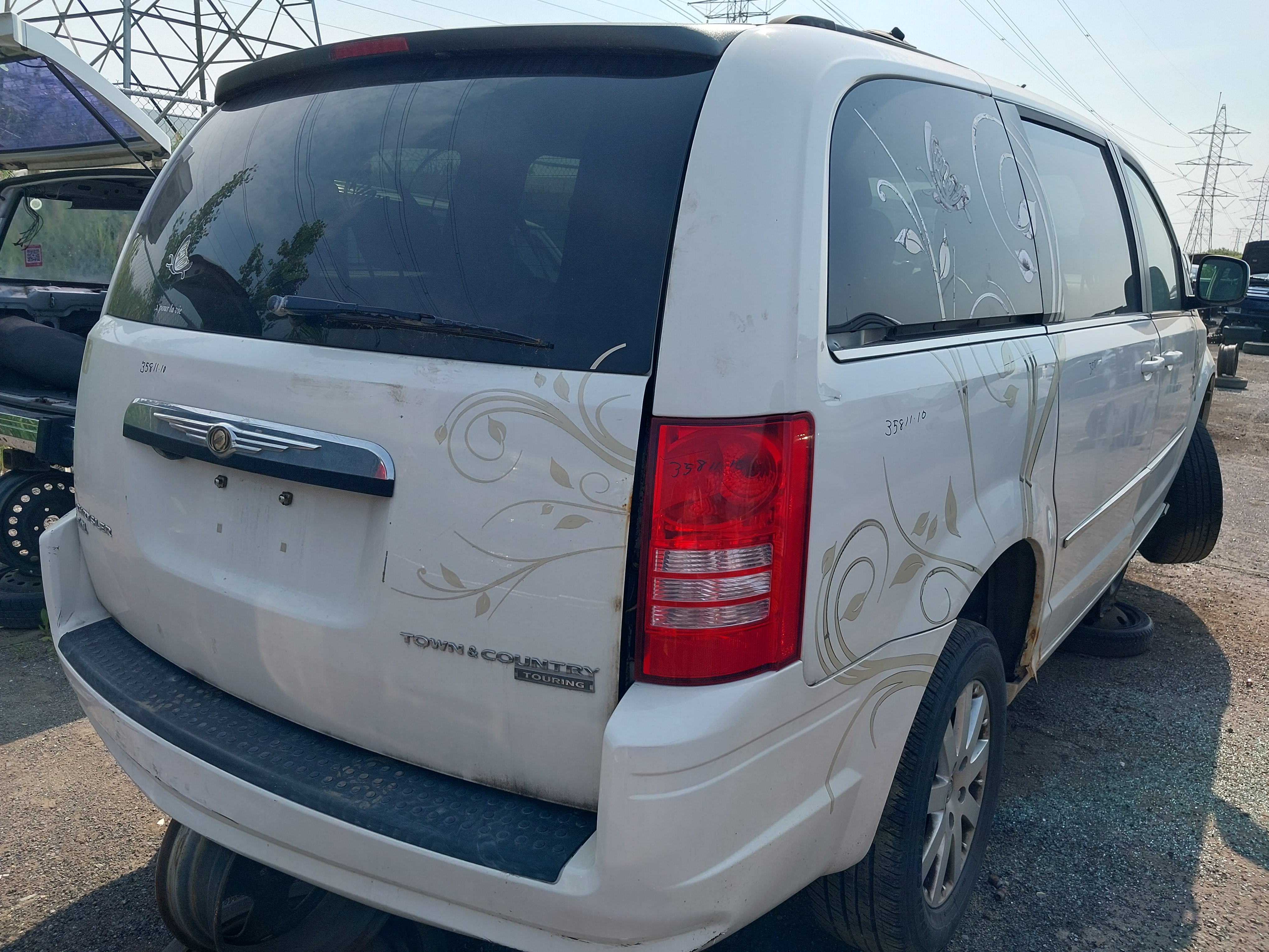 CHRYSLER TOWN & COUNTRY 2010