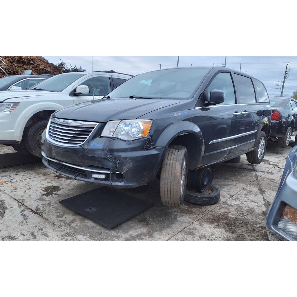 CHRYSLER TOWN & COUNTRY 2011