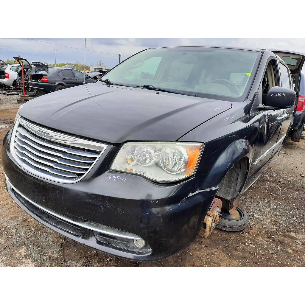 CHRYSLER TOWN & COUNTRY 2011