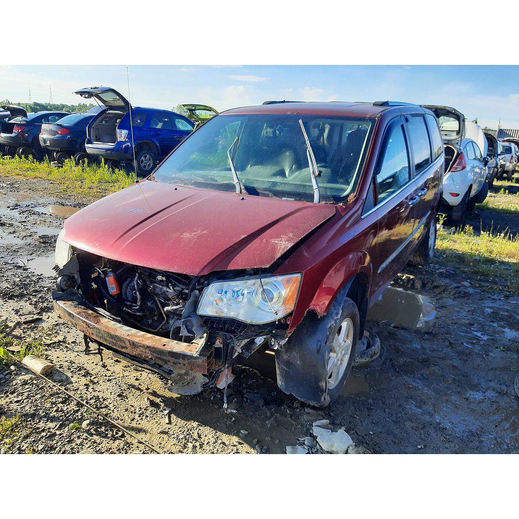 CHRYSLER TOWN & COUNTRY 2011