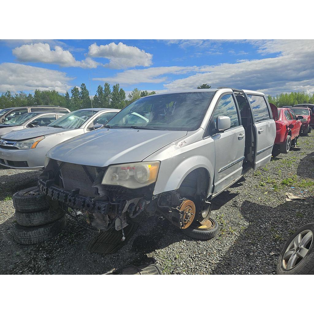 CHRYSLER TOWN & COUNTRY 2012