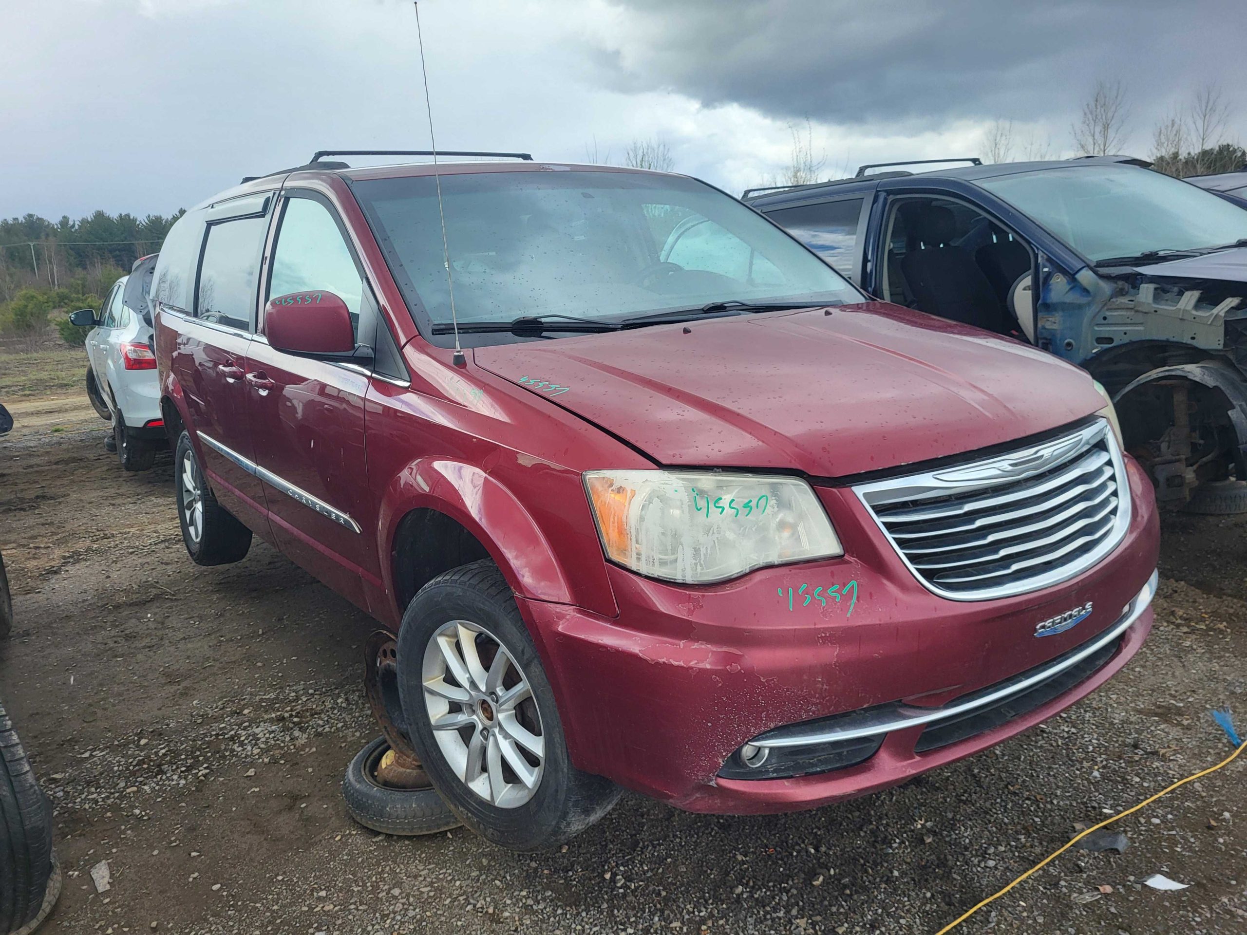 CHRYSLER TOWN & COUNTRY 2012