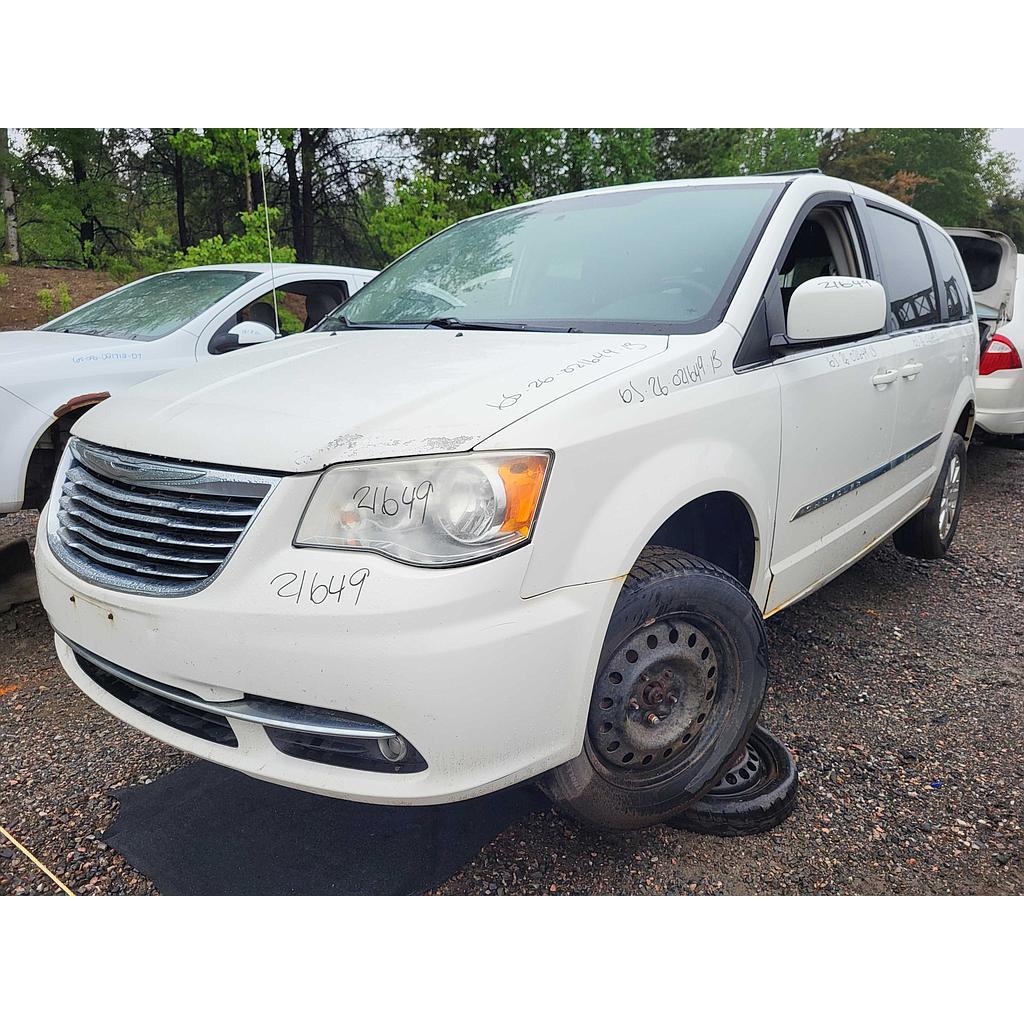 CHRYSLER TOWN & COUNTRY 2013