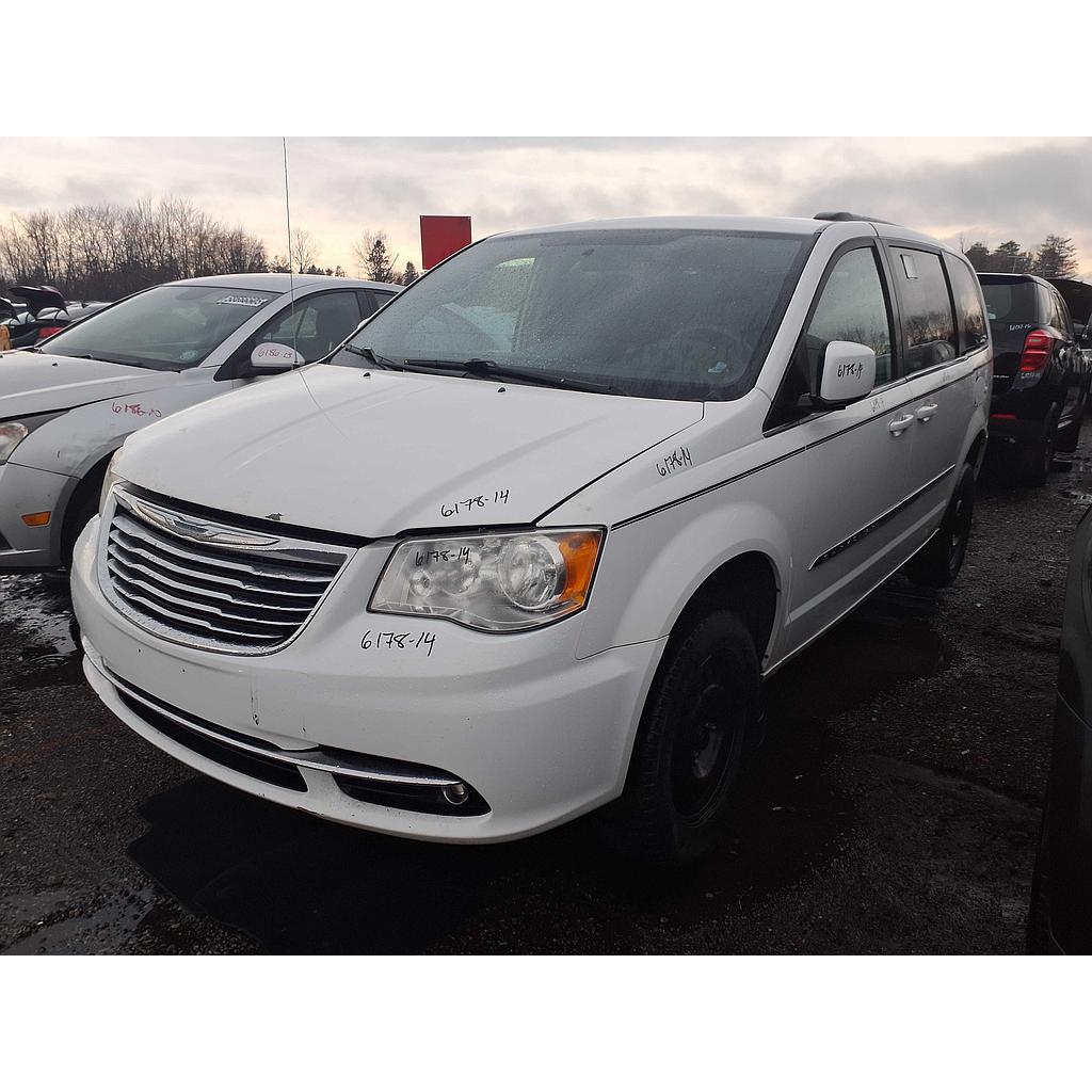 CHRYSLER TOWN & COUNTRY 2014