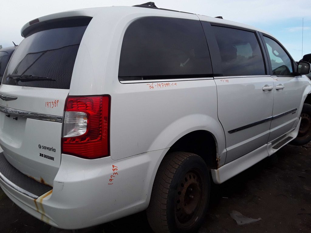 CHRYSLER TOWN & COUNTRY 2014