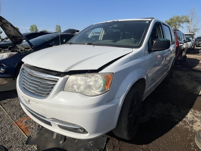 CHRYSLER TOWN & COUNTRY 2014