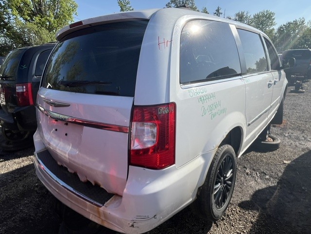 CHRYSLER TOWN & COUNTRY 2014