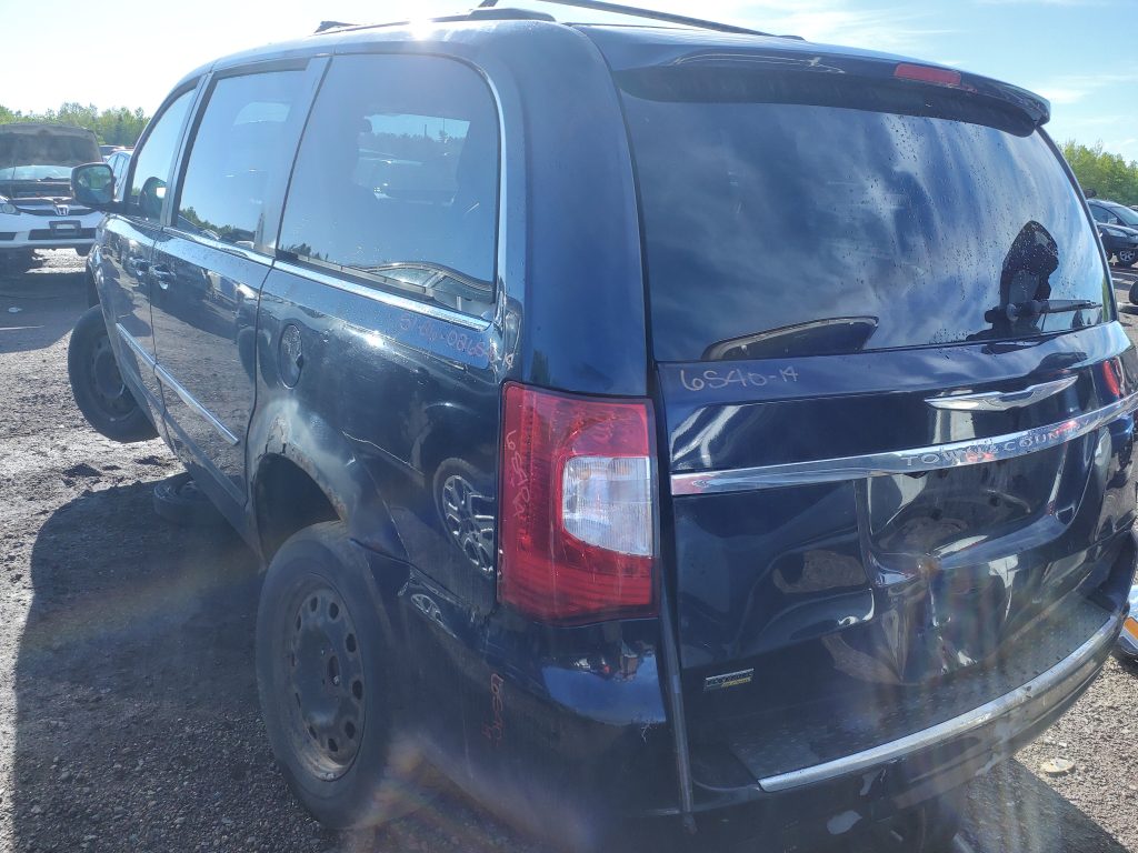 CHRYSLER TOWN & COUNTRY 2014